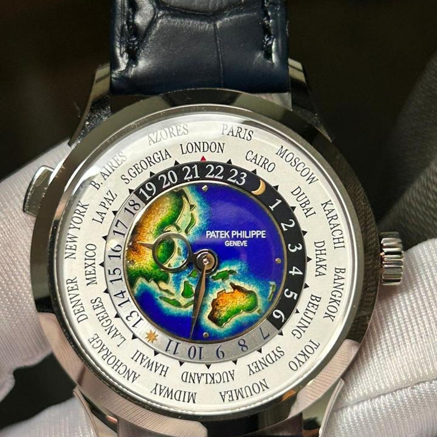 Patek Philippe World Time 5231G-001 - (9/10)