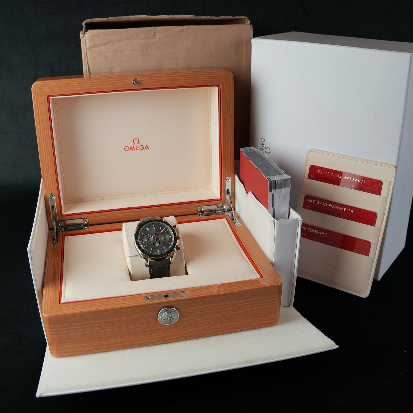 Omega Speedmaster Moonphase 304.23.44.52.06.001 (2017) - Grey dial 44 mm Steel case (8/8)