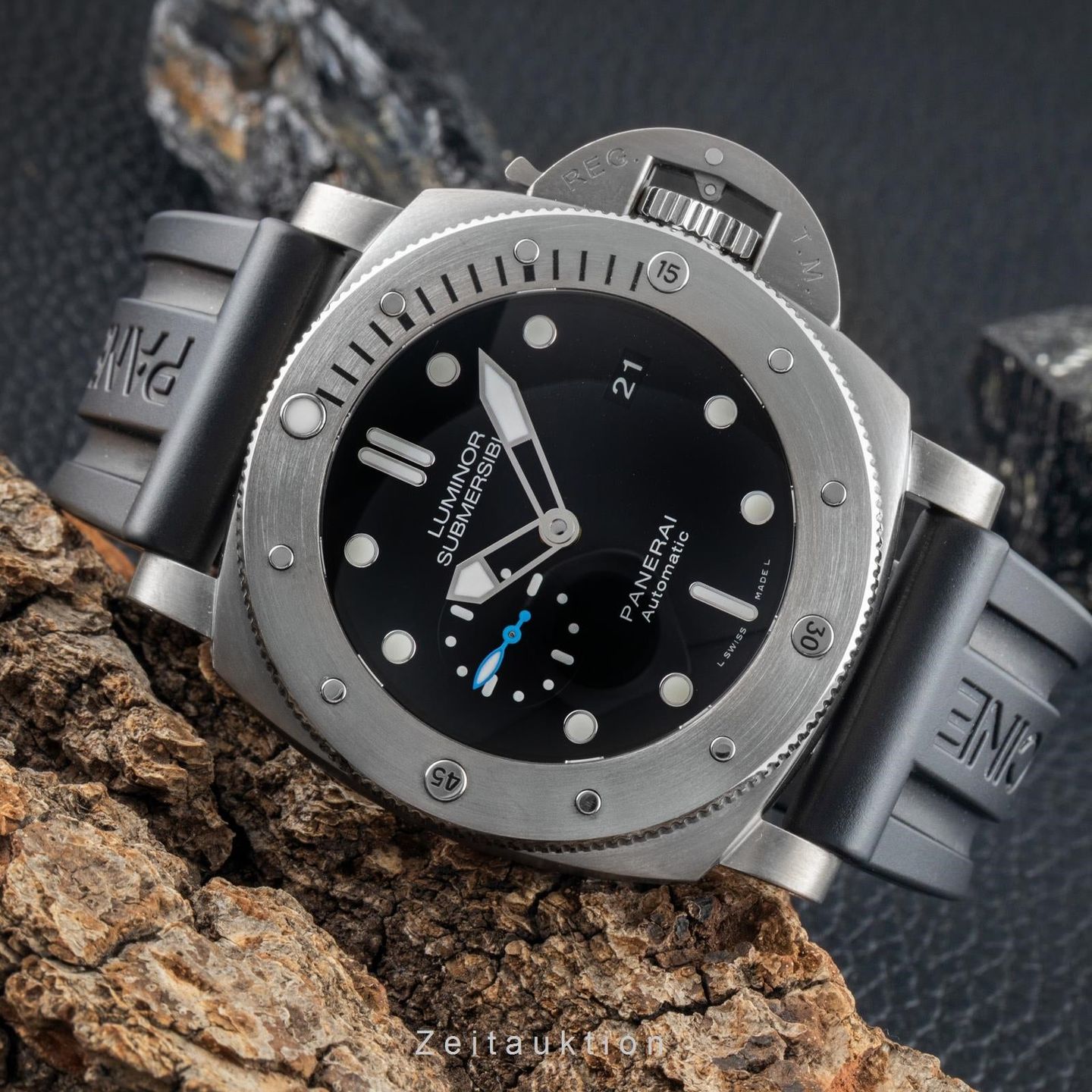 Panerai Luminor Submersible 1950 3 Days Automatic PAM01305 - (2/8)