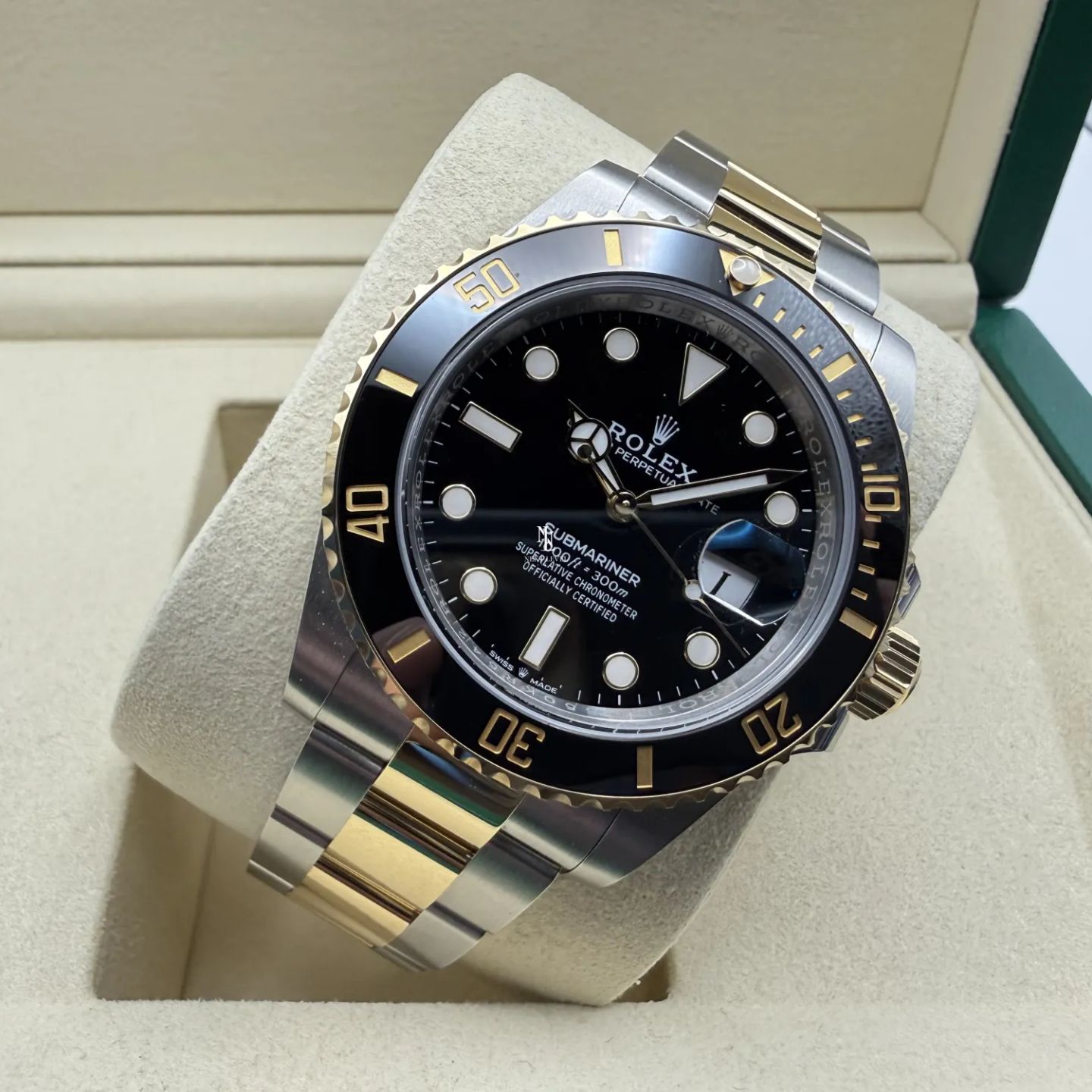Rolex Submariner Date 126613LN (2026) - 41mm Goud/Staal (3/8)