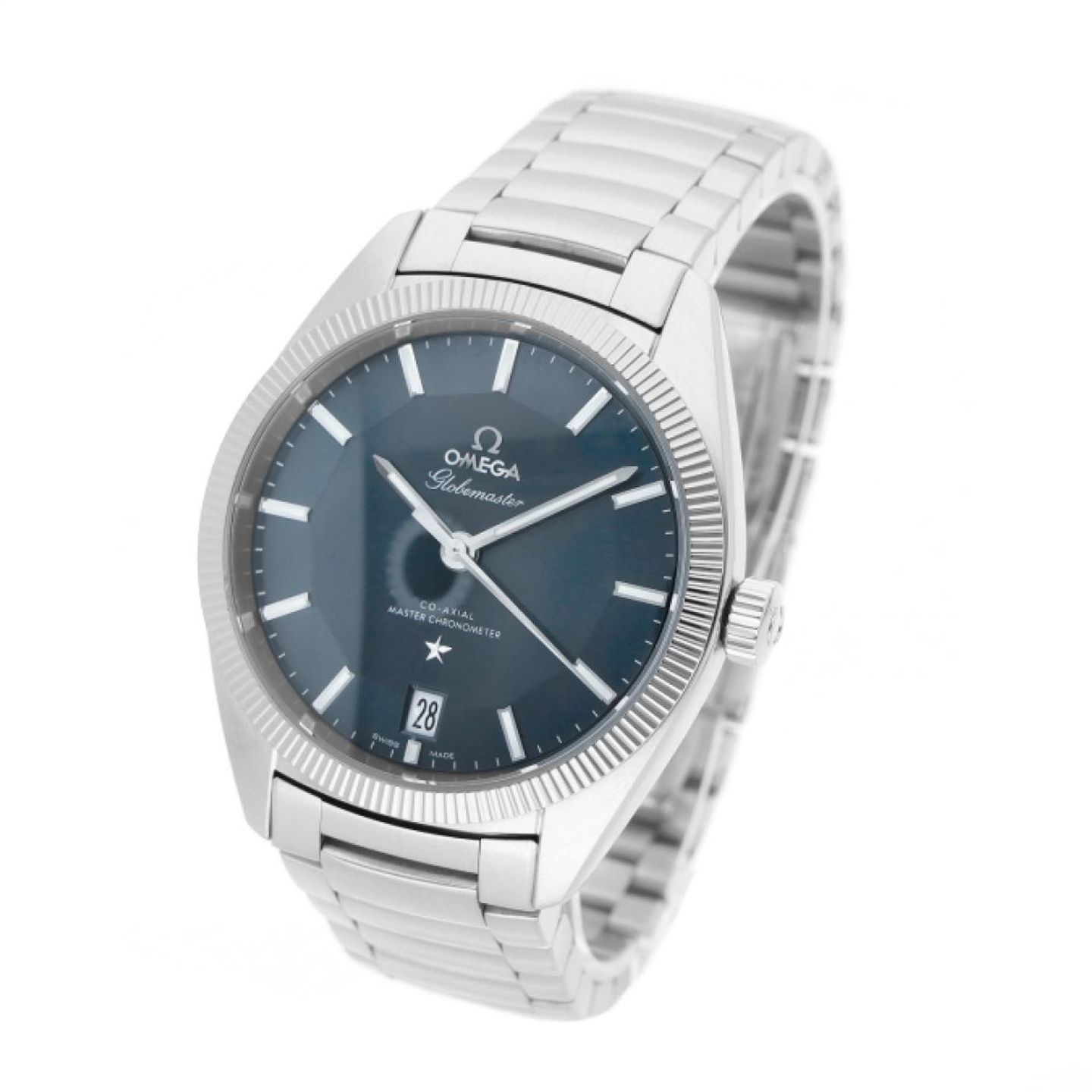 Omega Globemaster 130.30.39.21.02.001 (2018) - Silver dial 39 mm Steel case (2/5)