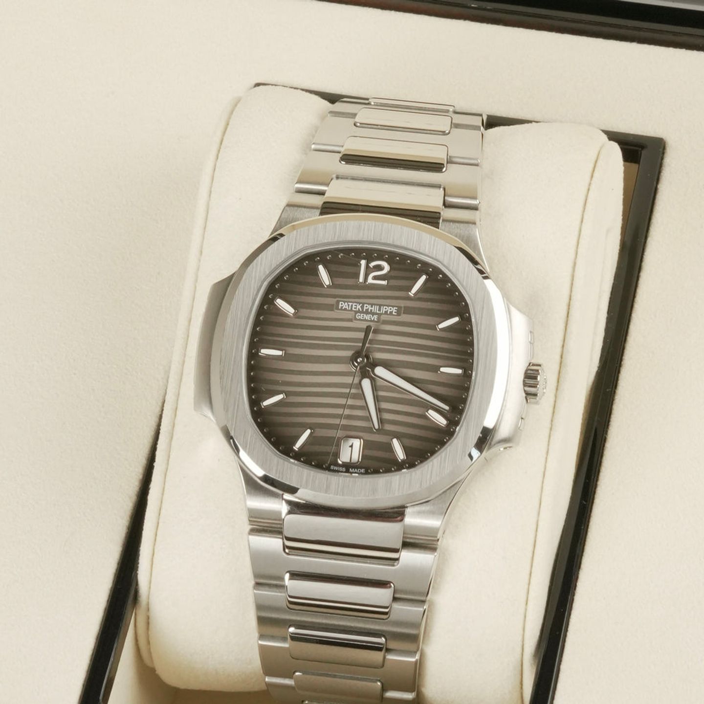 Patek Philippe Nautilus 7118/1A-011 - (3/5)
