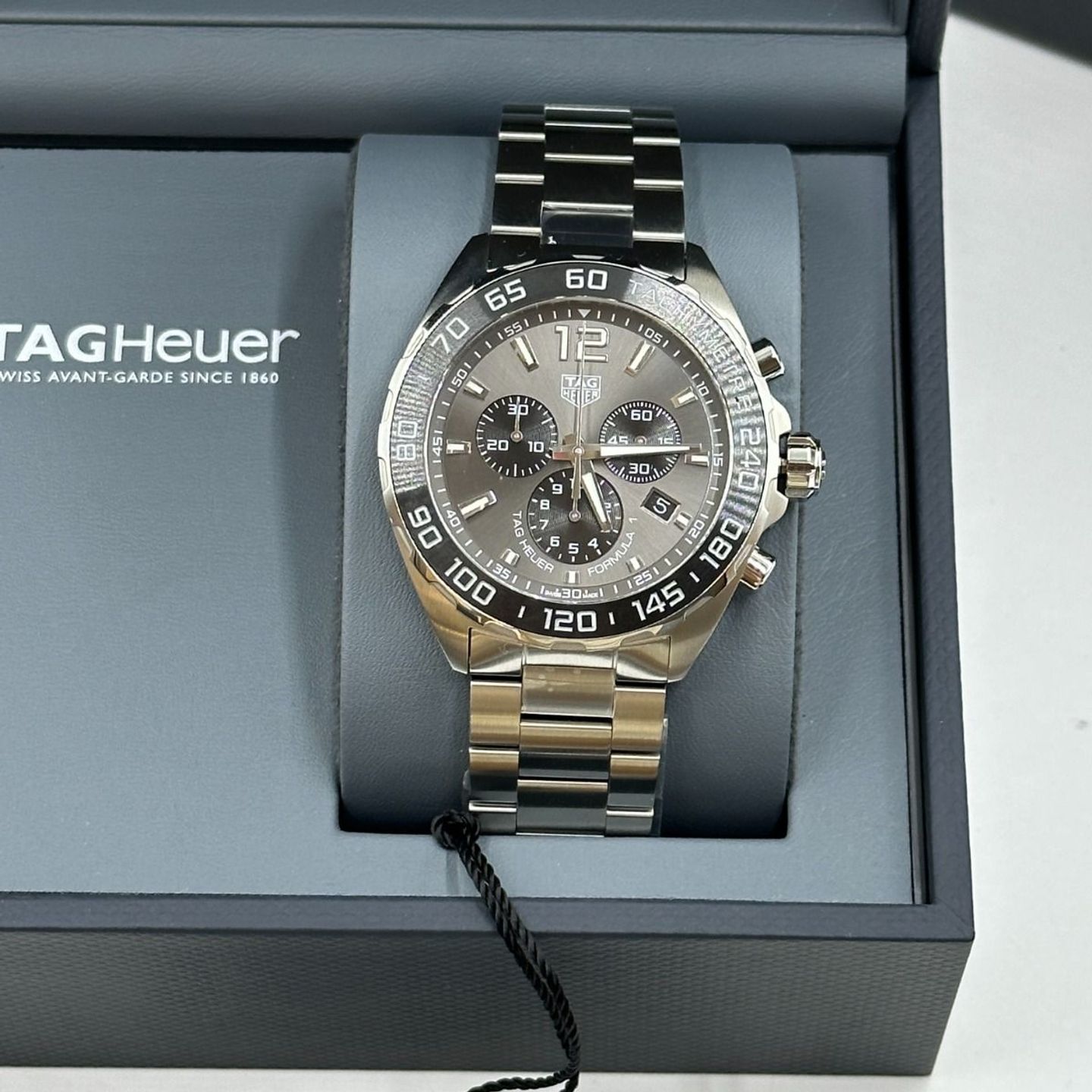 TAG Heuer Formula 1 Quartz CAZ1011.BA0842 (2023) - Grijs wijzerplaat 43mm Staal (3/8)