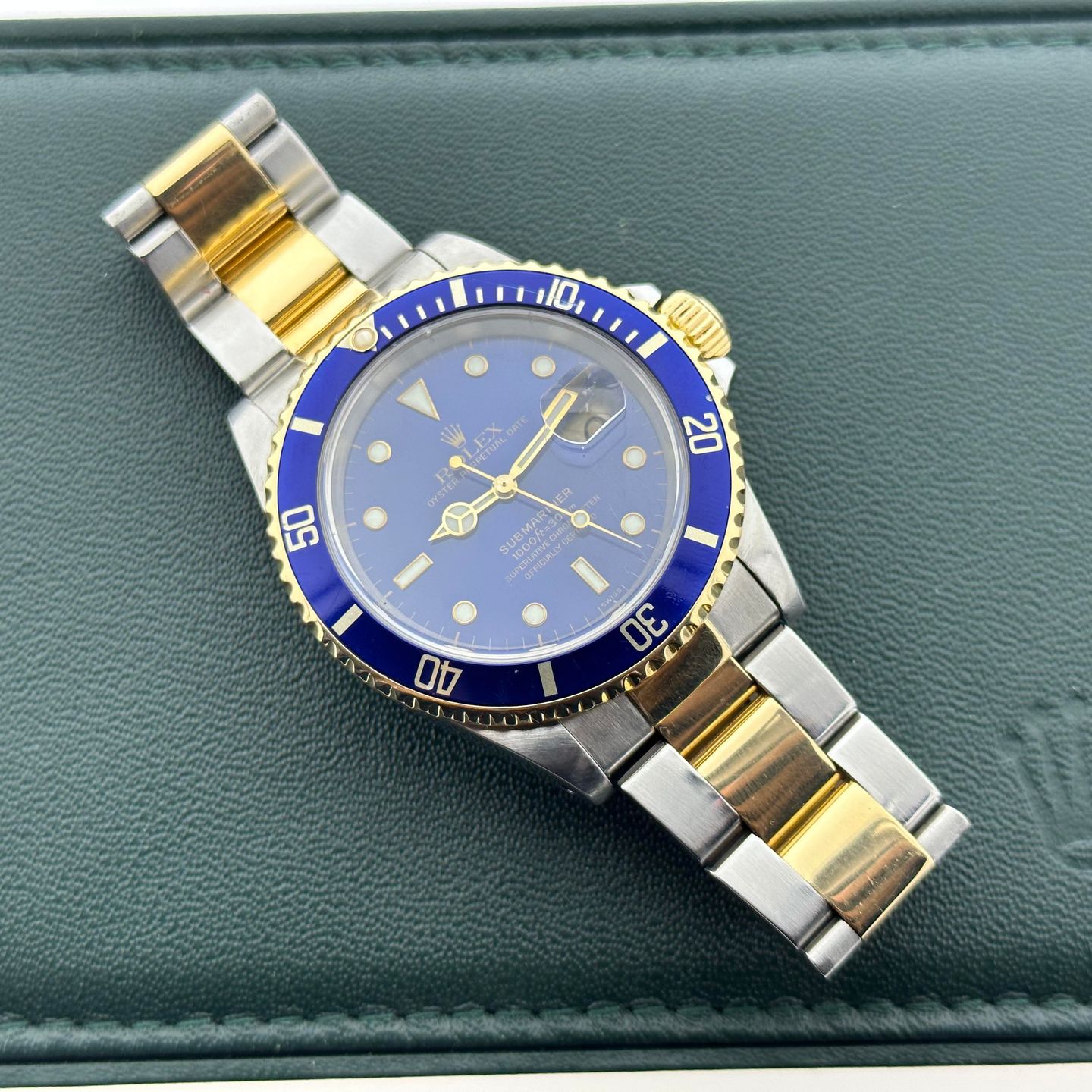 Rolex Submariner Date 16613 (1998) - Blue dial 40 mm Gold/Steel case (6/7)