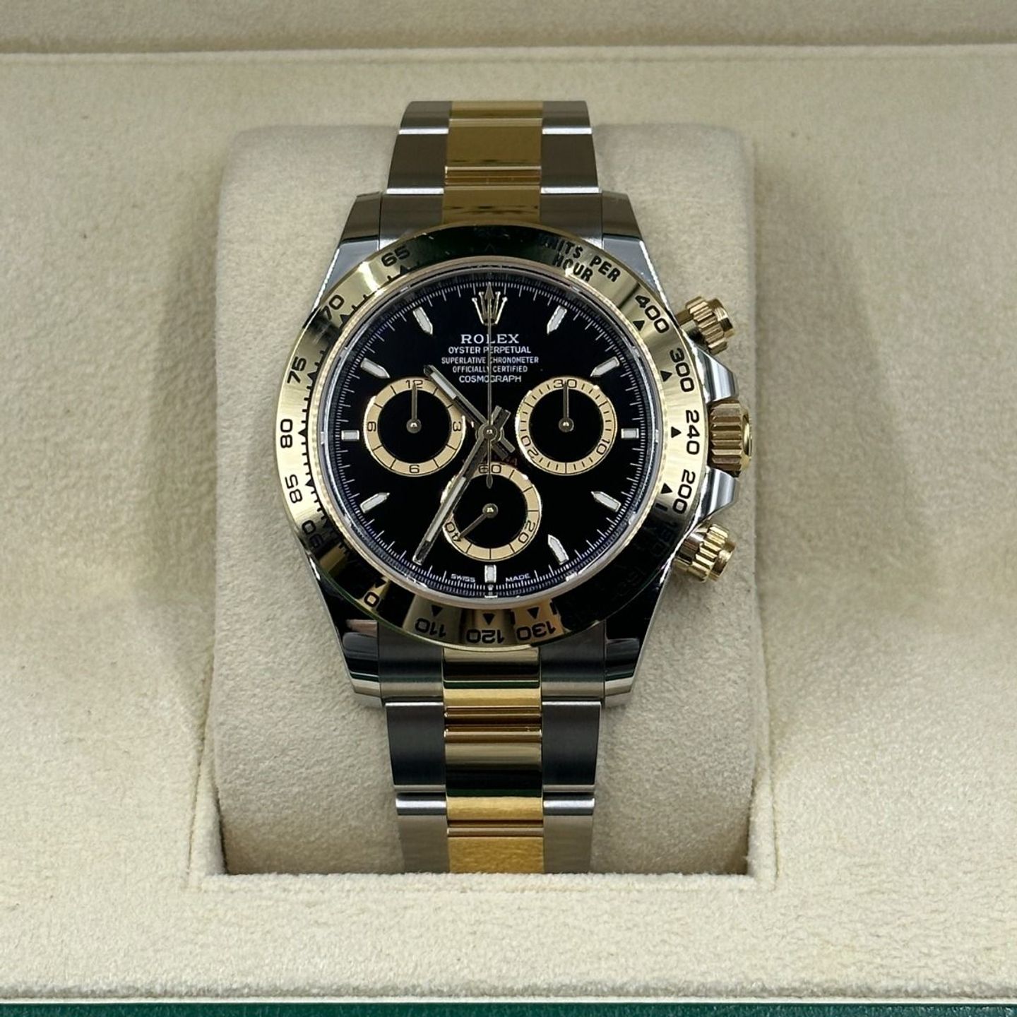 Rolex Daytona 126503 (2024) - Black dial 40 mm Gold/Steel case (5/8)