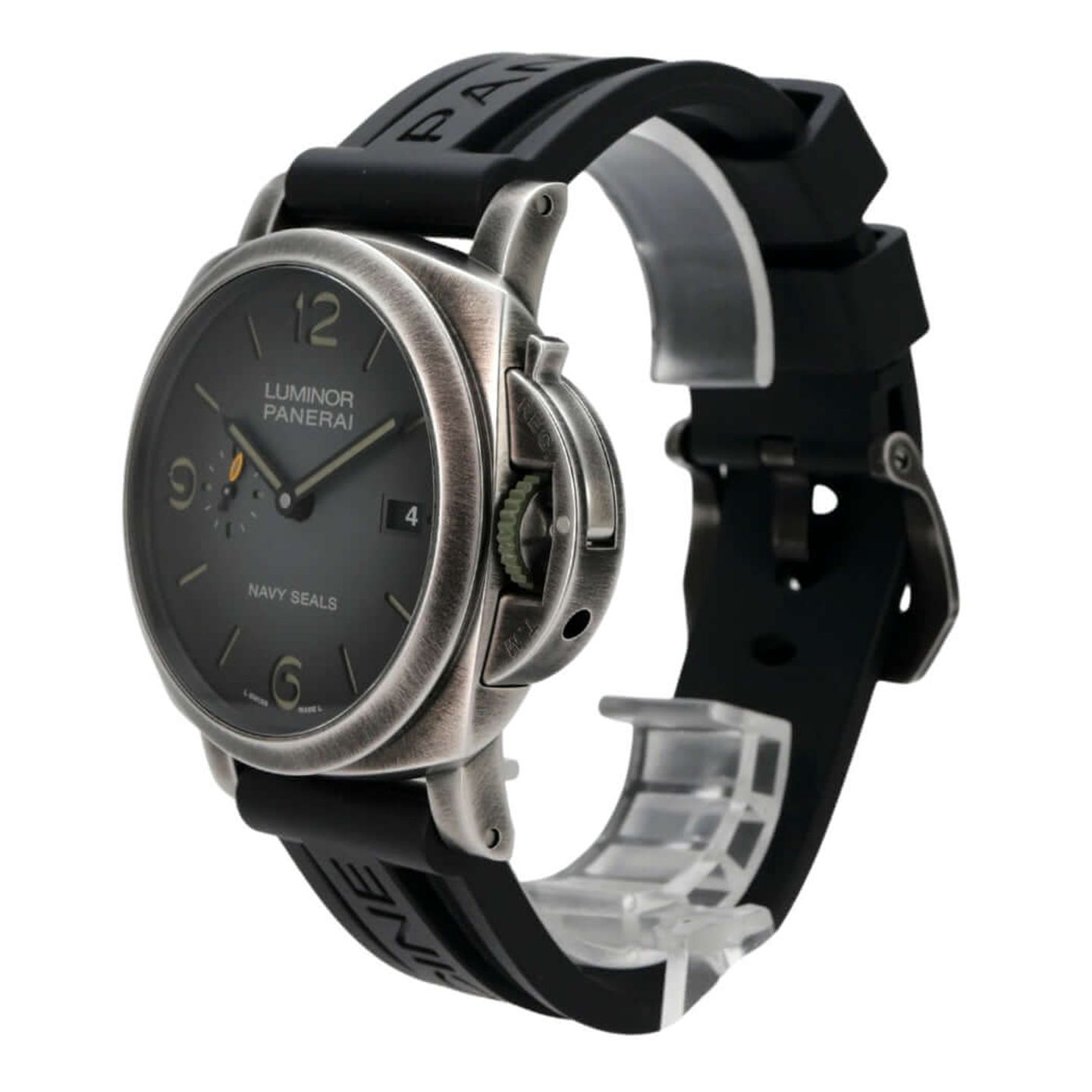 Panerai Luminor 1950 3 Days GMT Automatic PAM01441 (2025) - Black dial 44 mm Titanium case (3/8)