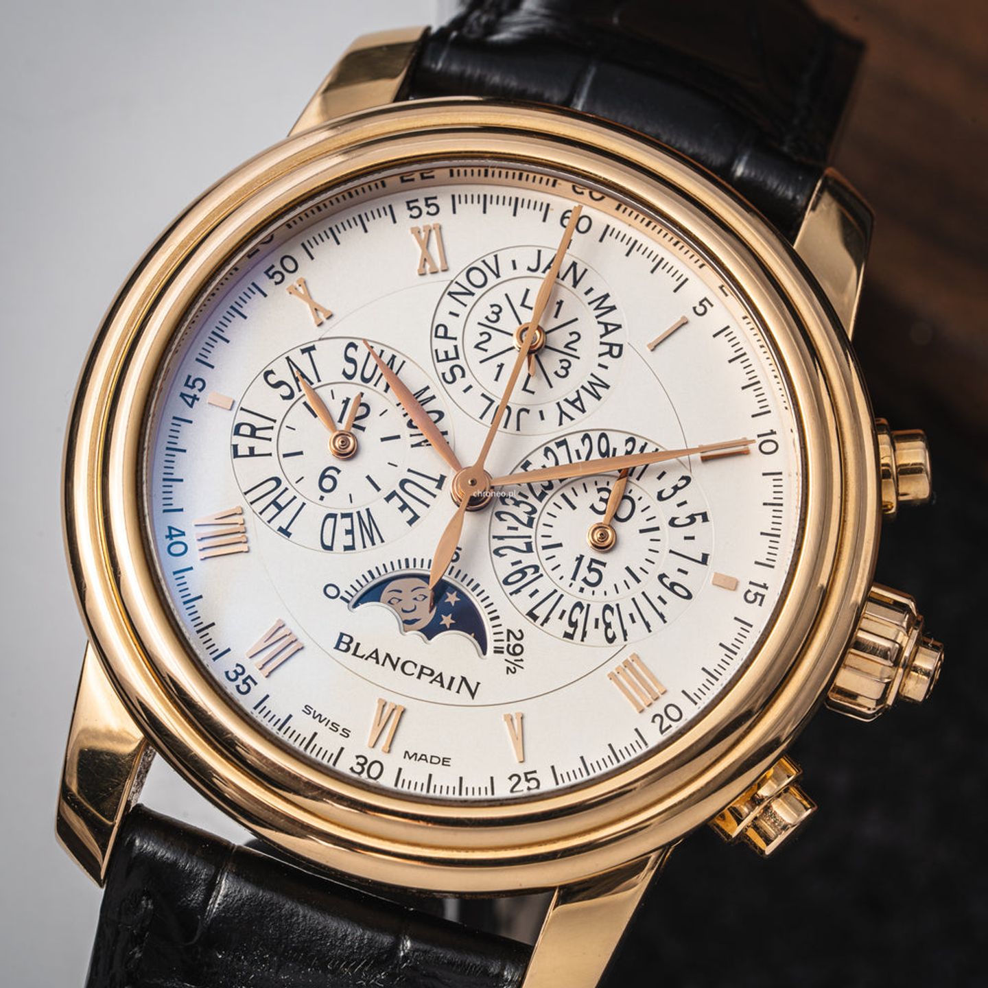 Blancpain Le Brassus 4286P-3642-55B (2015) - White dial 43 mm Red Gold case (2/8)