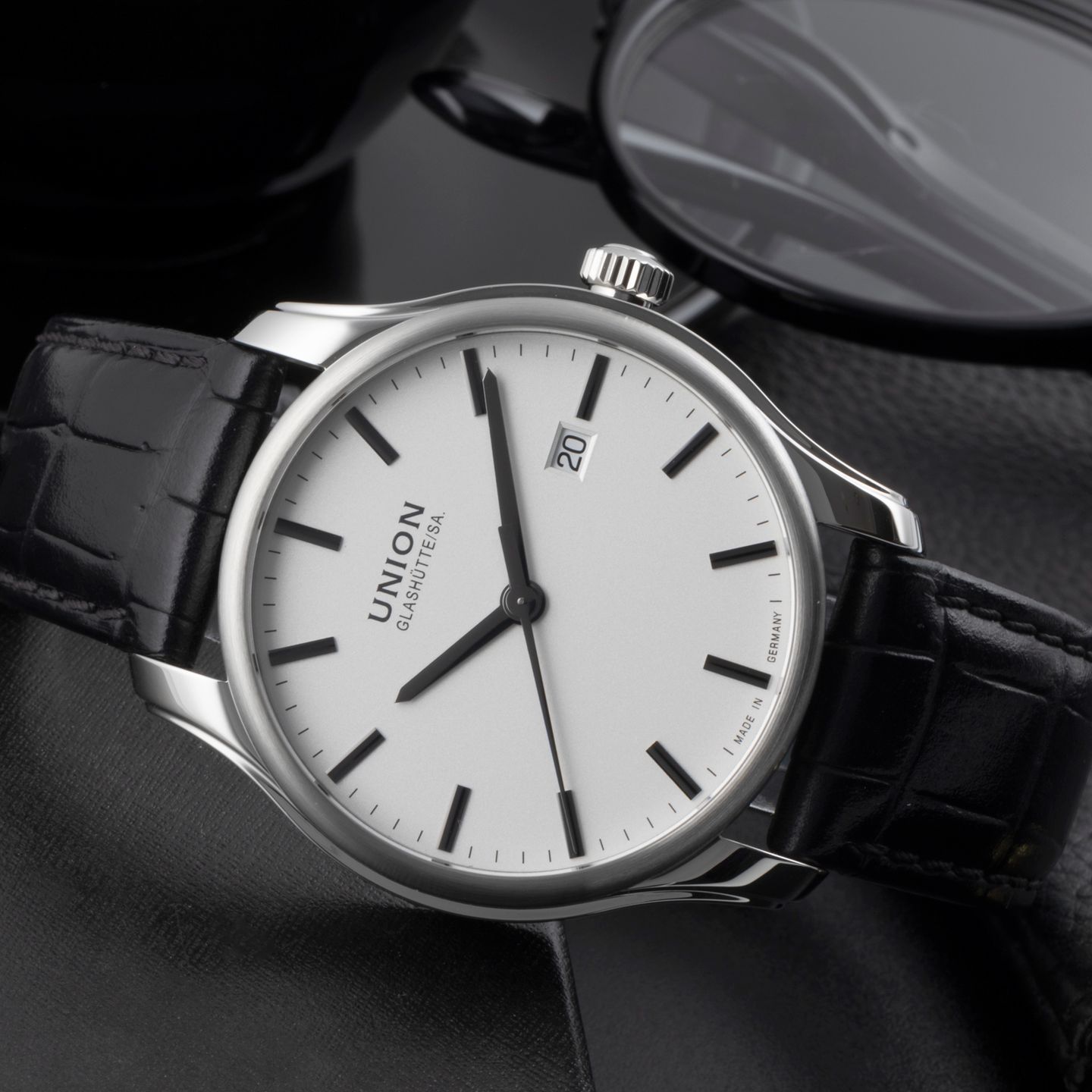 Union Glashütte Unknown 26-32-09-05-10 (2015) - Black dial 40 mm Steel case (2/8)