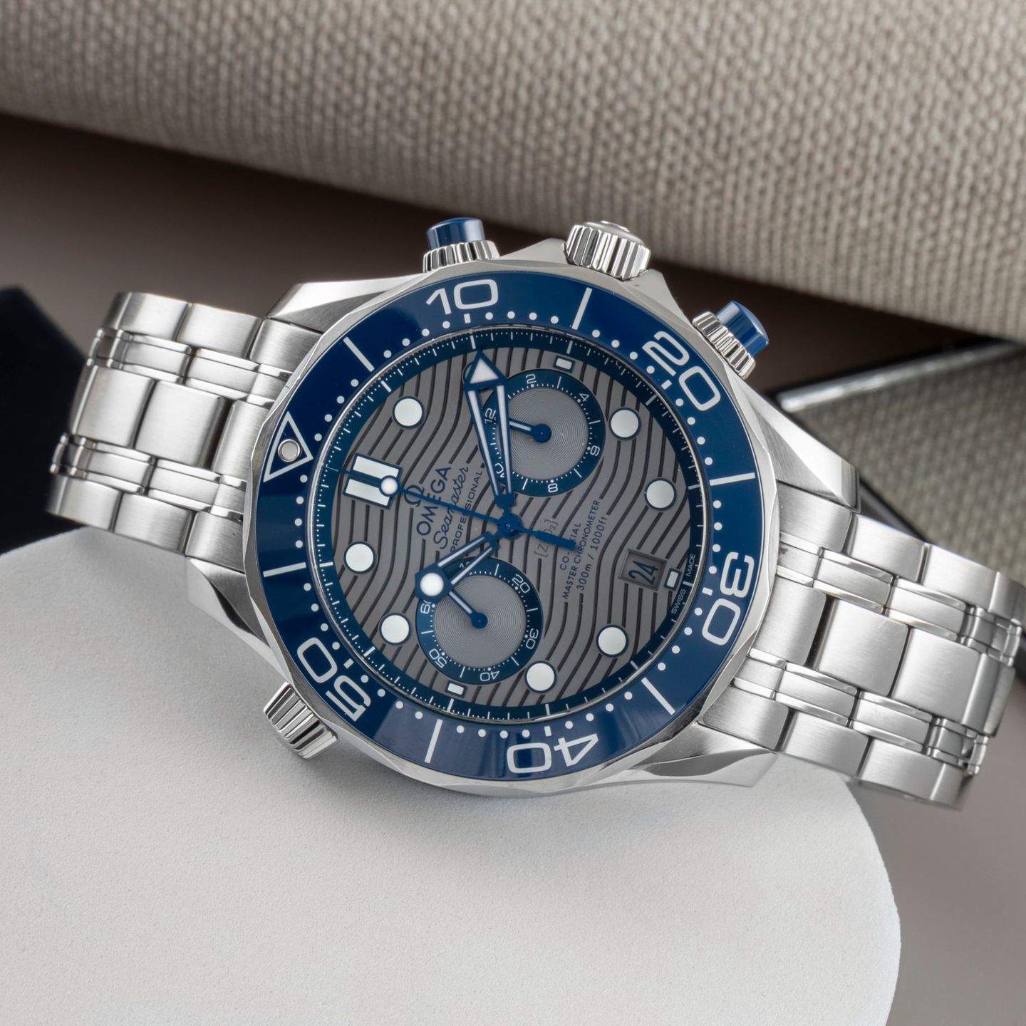 Omega Seamaster Diver 300 M 210.30.44.51.06.001 - (2/8)