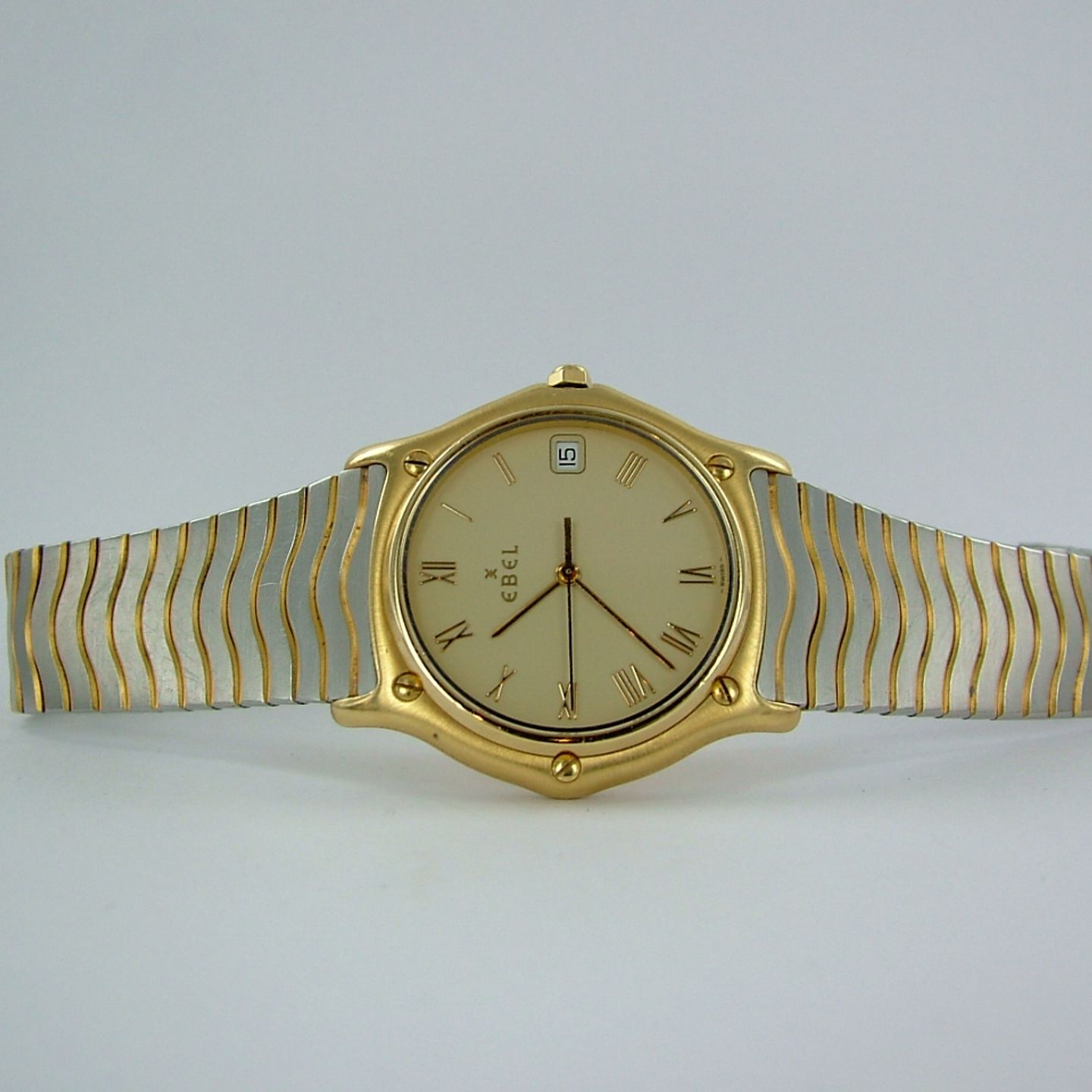 Ebel Classic - (Unknown (random serial)) - Champagne dial 35 mm Yellow Gold case (1/7)