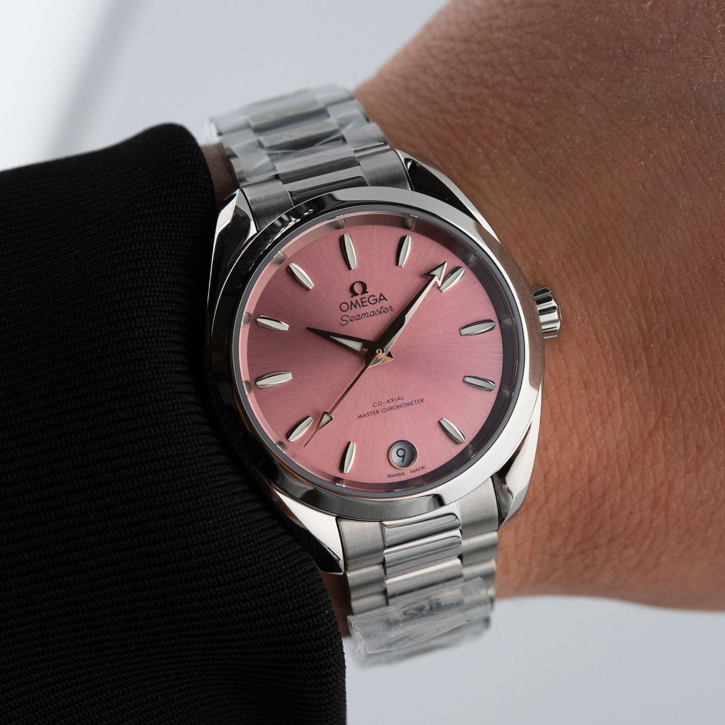 Omega Seamaster Aqua Terra 220.10.34.20.10.003 (2025) - Pink dial 34 mm Steel case (7/8)