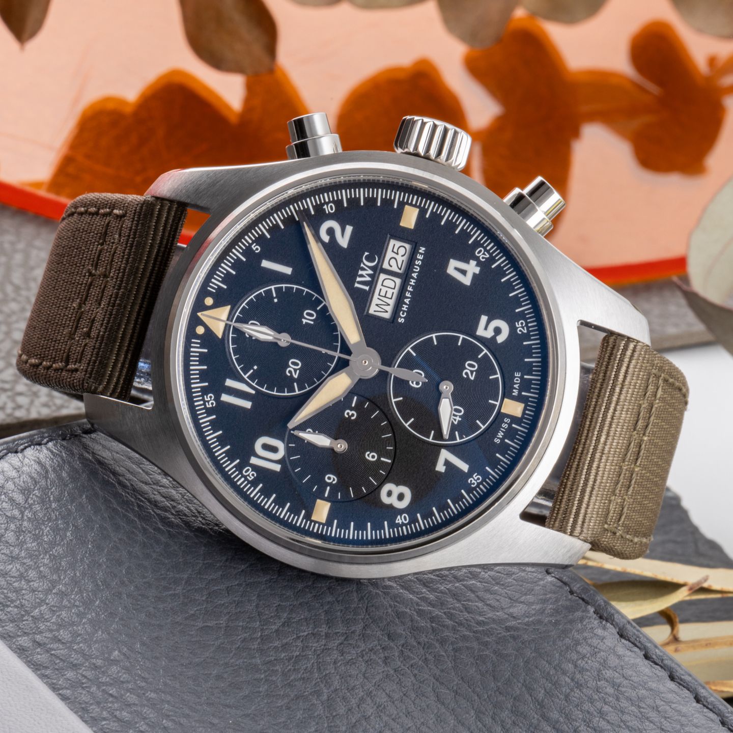 IWC Pilot Spitfire Chronograph IW387901 (2019) - Zwart wijzerplaat 41mm Staal (2/8)