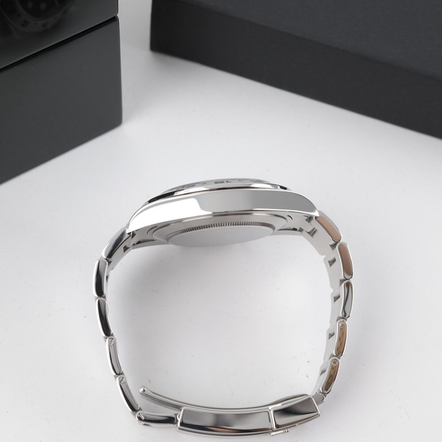 Rolex Explorer II 216570 (2018) - Black dial 42 mm Steel case (7/8)