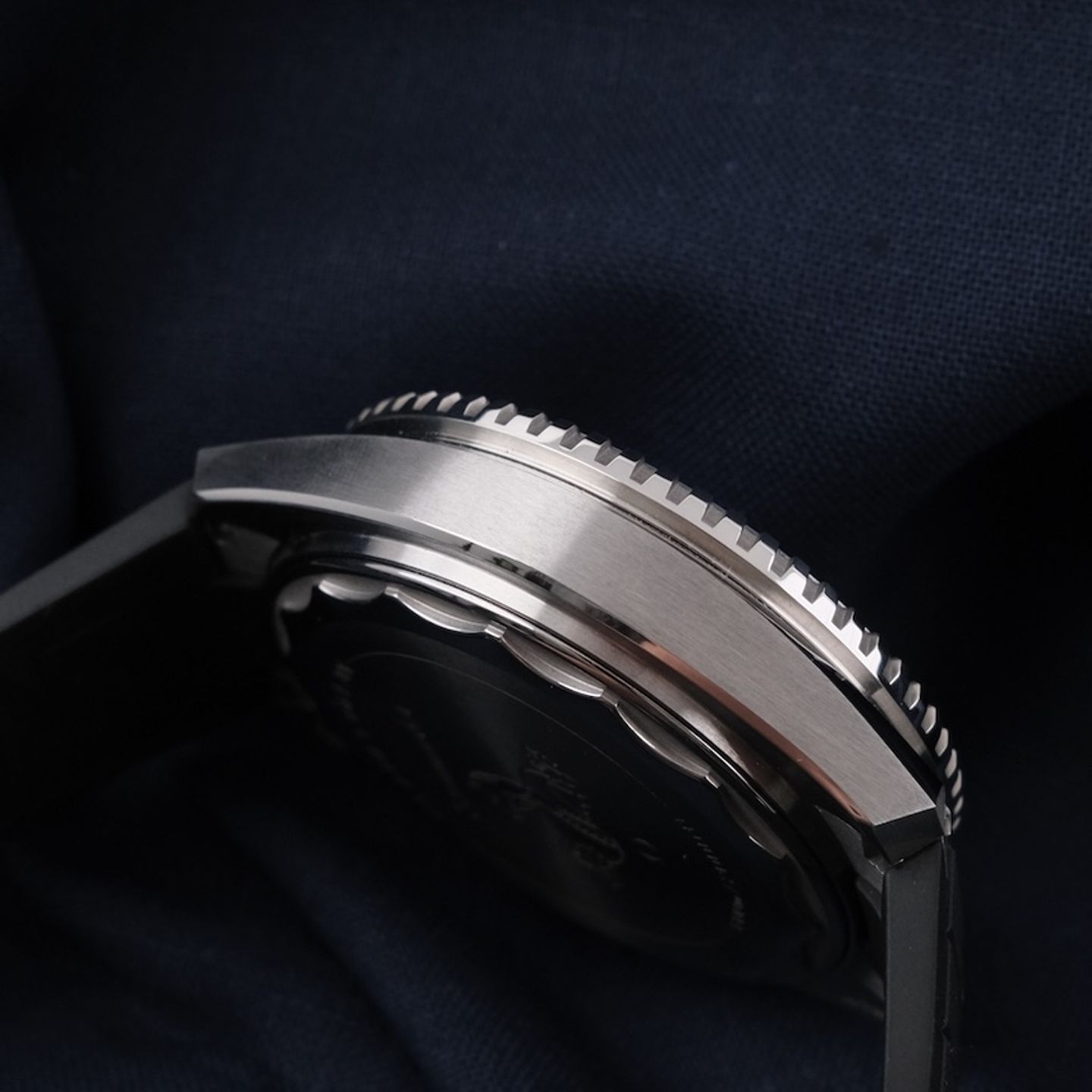 Omega Seamaster Planet Ocean 217.32.42.21.01.002 (2026) - Black dial 42 mm Titanium case (5/8)