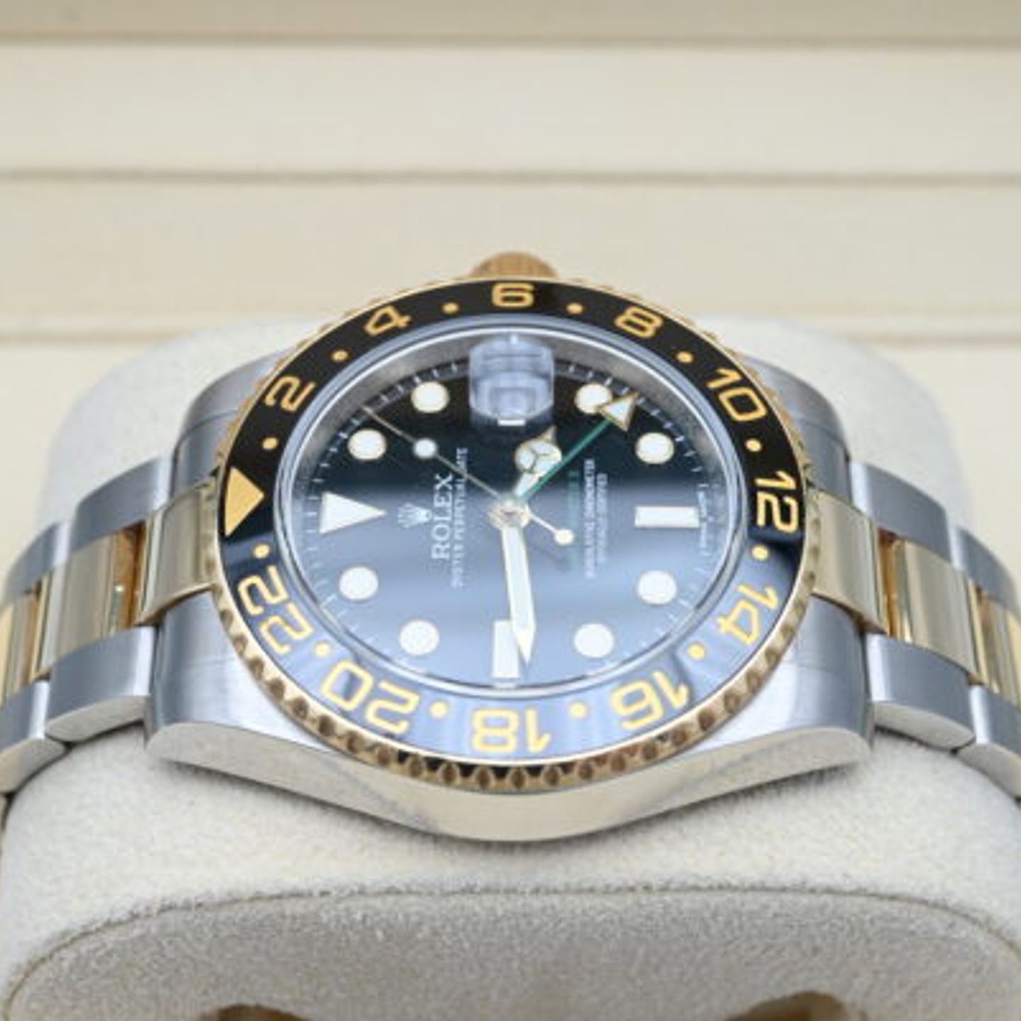 Rolex GMT-Master II 116713LN (2015) - Black dial 40 mm Gold/Steel case (3/7)