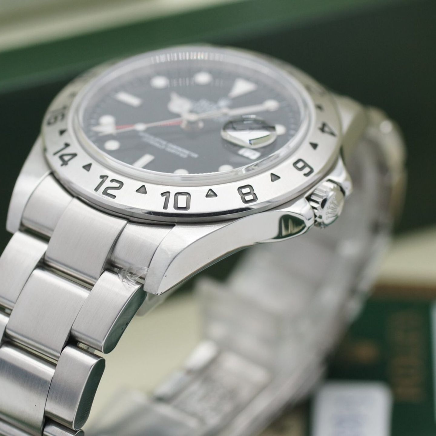 Rolex Explorer II 16570 (2011) - 40mm Staal (3/8)