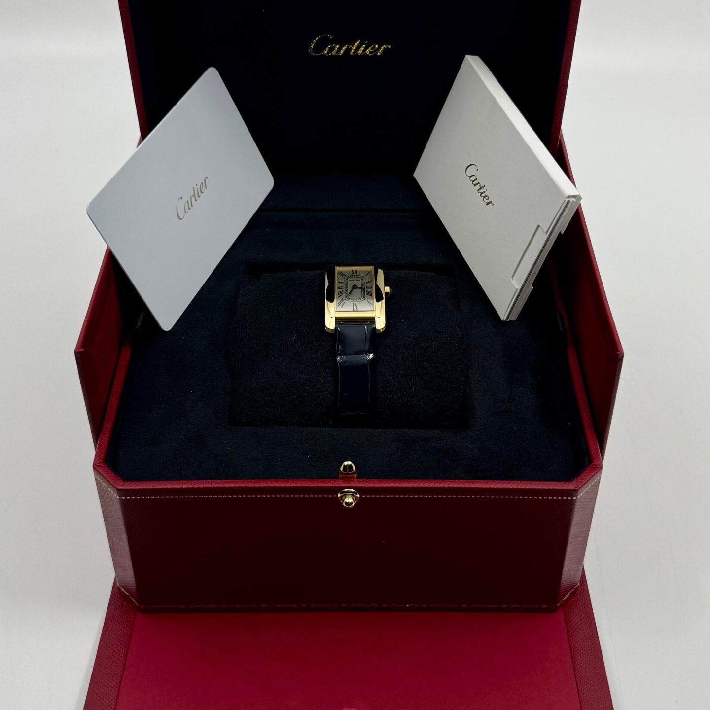 Cartier Tank Américaine WGTA0299 (2025) - Silver dial 35 mm Yellow Gold case (3/8)