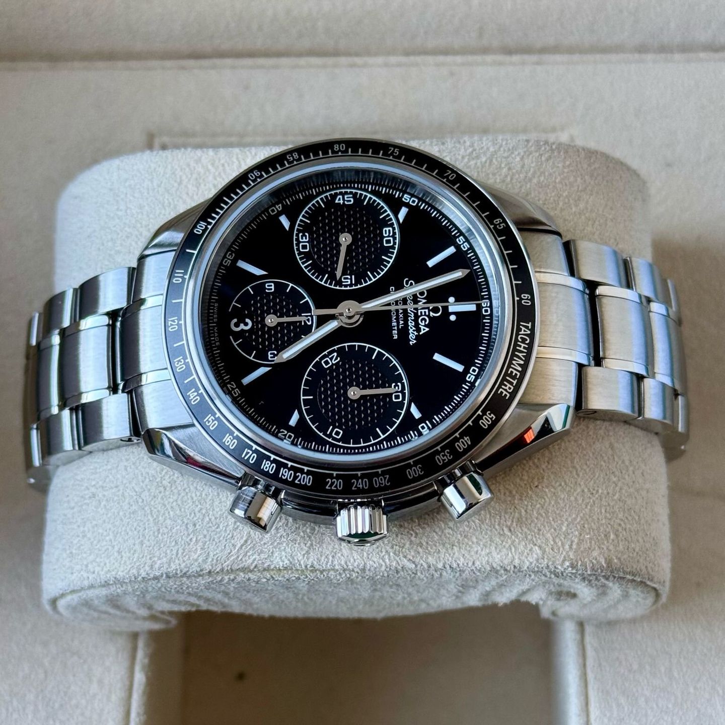Omega Speedmaster Racing 326.30.40.50.01.001 - (4/7)