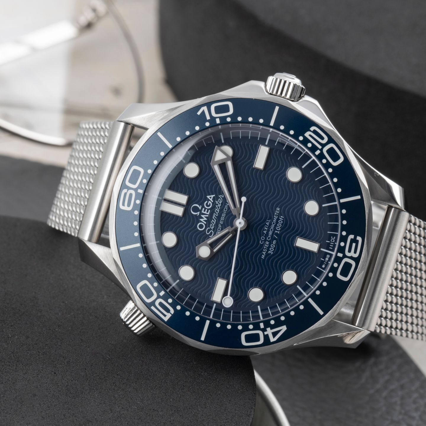 Omega Seamaster Diver 300 M 210.30.42.20.03.002 - (2/8)