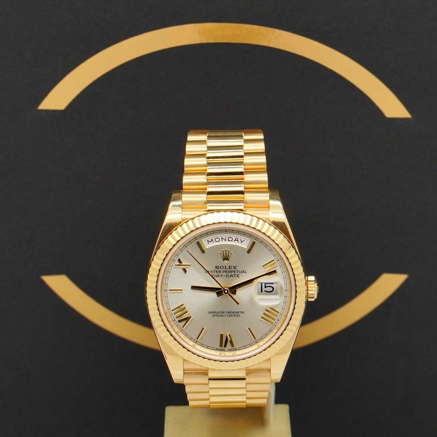 Rolex Day-Date 40 228238 (2019) - Silver dial 40 mm Yellow Gold case (1/7)