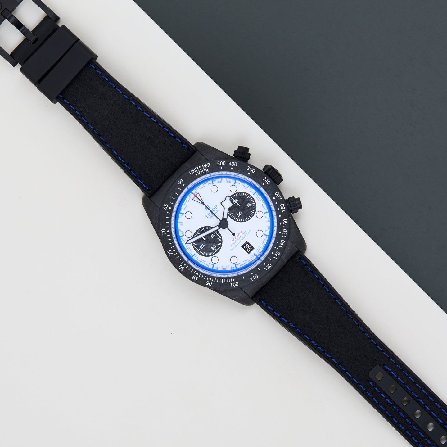Tudor Black Bay Chrono 79377KN (2025) - White dial 42 mm Carbon case (2/8)