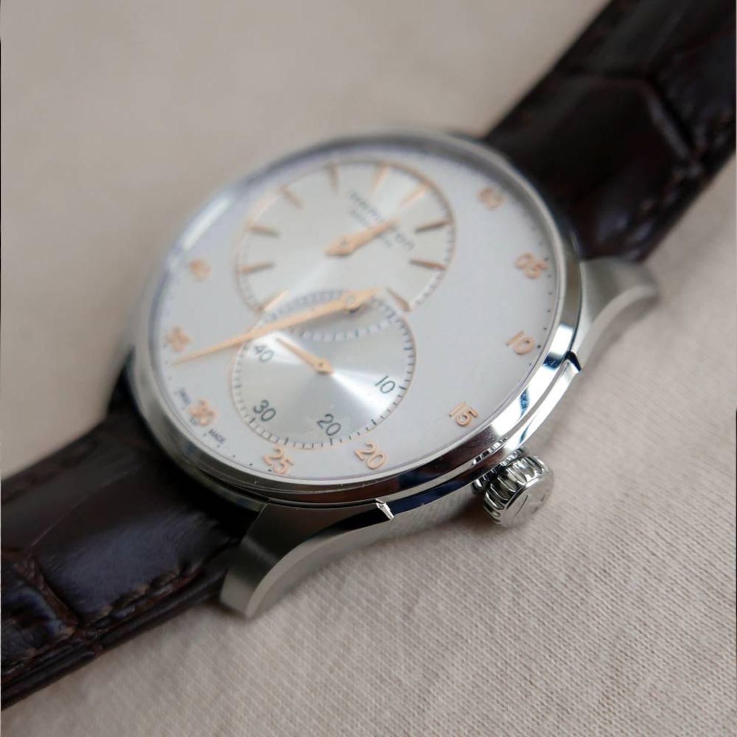 Hamilton Jazzmaster Regulator H42615553 (2025) - Silver dial 42 mm Steel case (3/8)