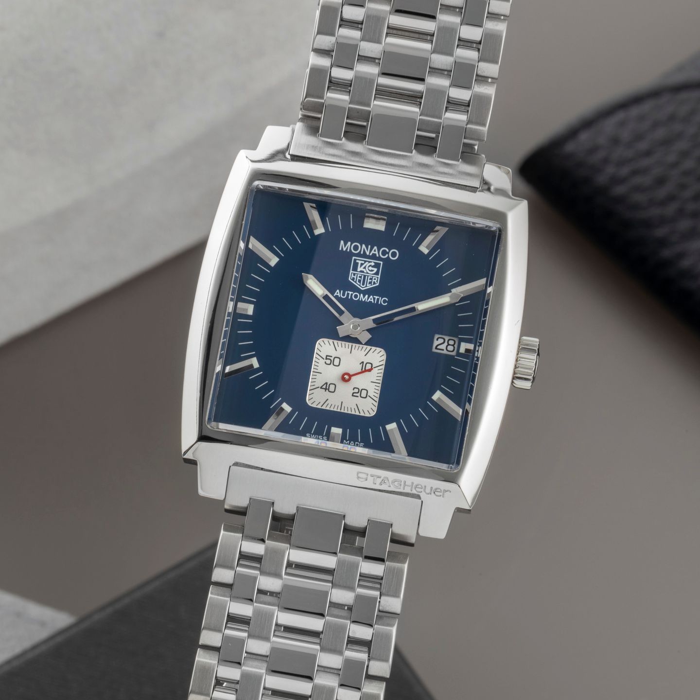 TAG Heuer Monaco Calibre 6 WW2111 - (3/8)