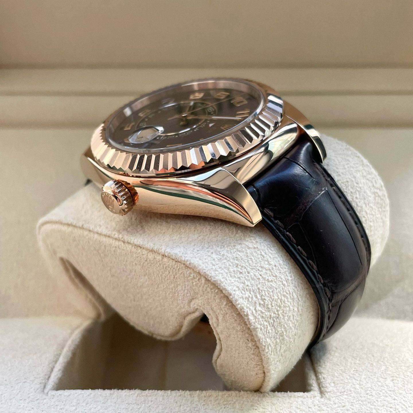 Rolex Sky-Dweller 326135 (2013) - Brown dial 42 mm Rose Gold case (6/7)