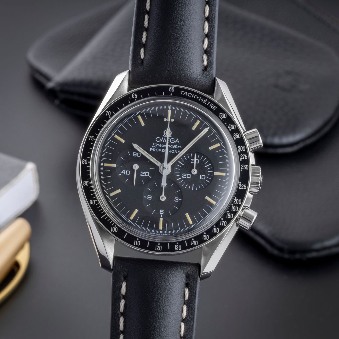 Omega Speedmaster Professional Moonwatch 3872.50.01 (Unknown (random serial)) - Black dial 39 mm Steel case (3/8)