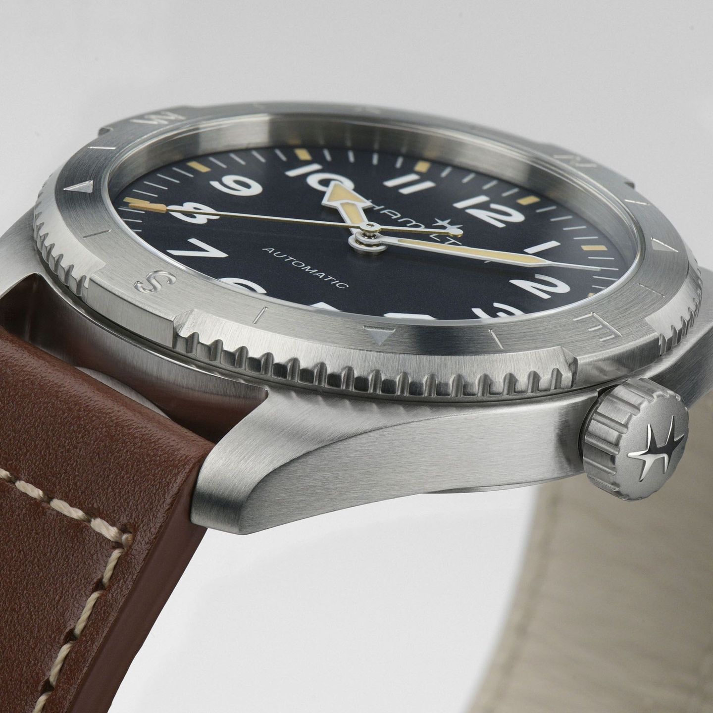 Hamilton Khaki Field H70315540 (2024) - Blauw wijzerplaat 41mm Staal (4/5)