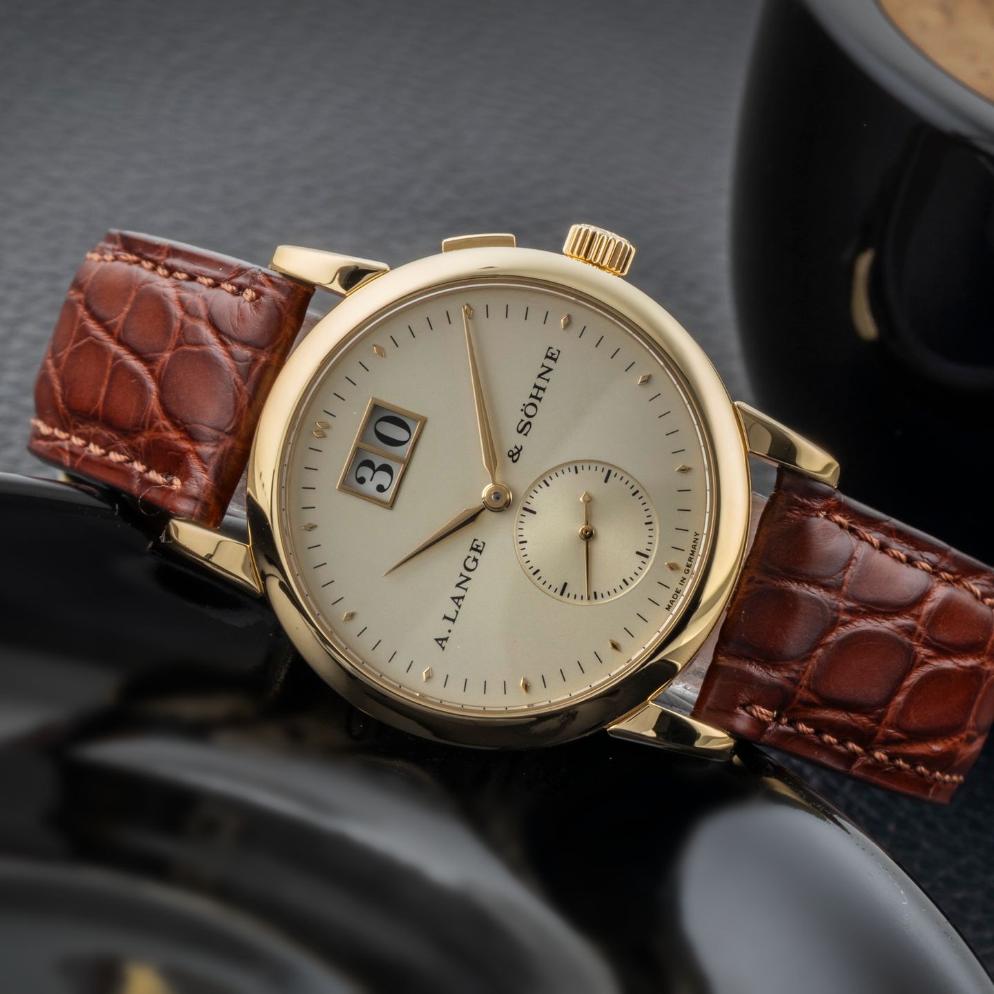 A. Lange & Söhne Saxonia 105.021 (1999) - Silver dial 34 mm Yellow Gold case (2/8)