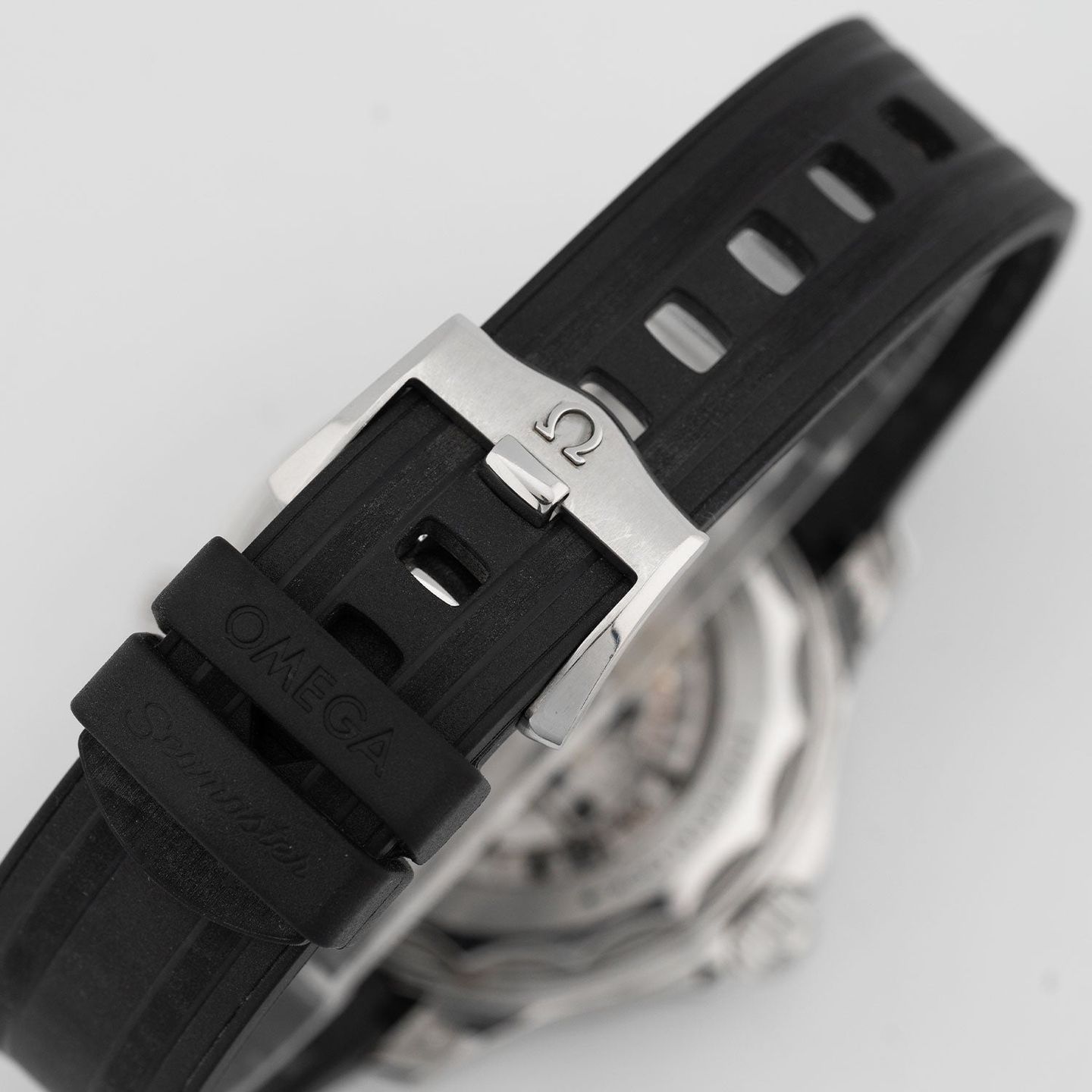 Omega Seamaster Diver 300 M 210.22.42.20.01.004 (2019) - Zwart wijzerplaat 42mm Staal (3/5)