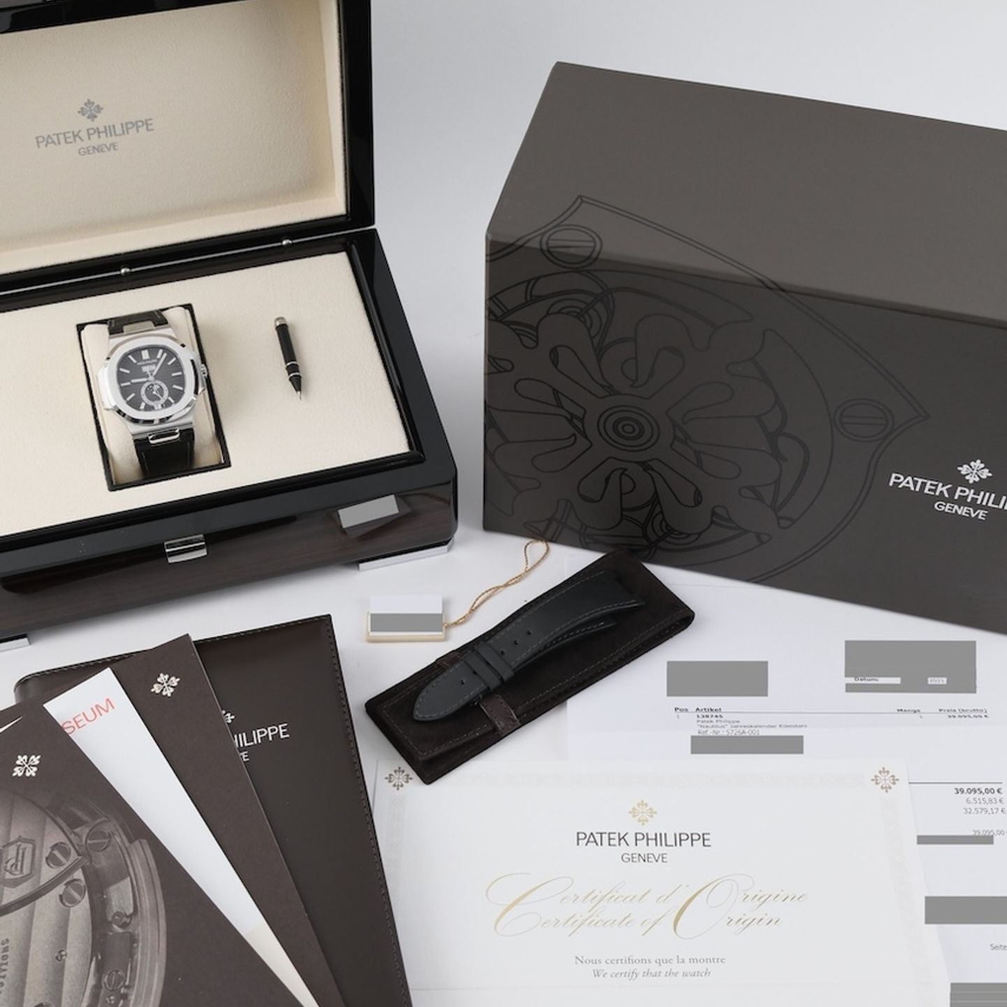 Patek Philippe Nautilus 5726A-001 (2021) - Black dial 41 mm Steel case (8/8)