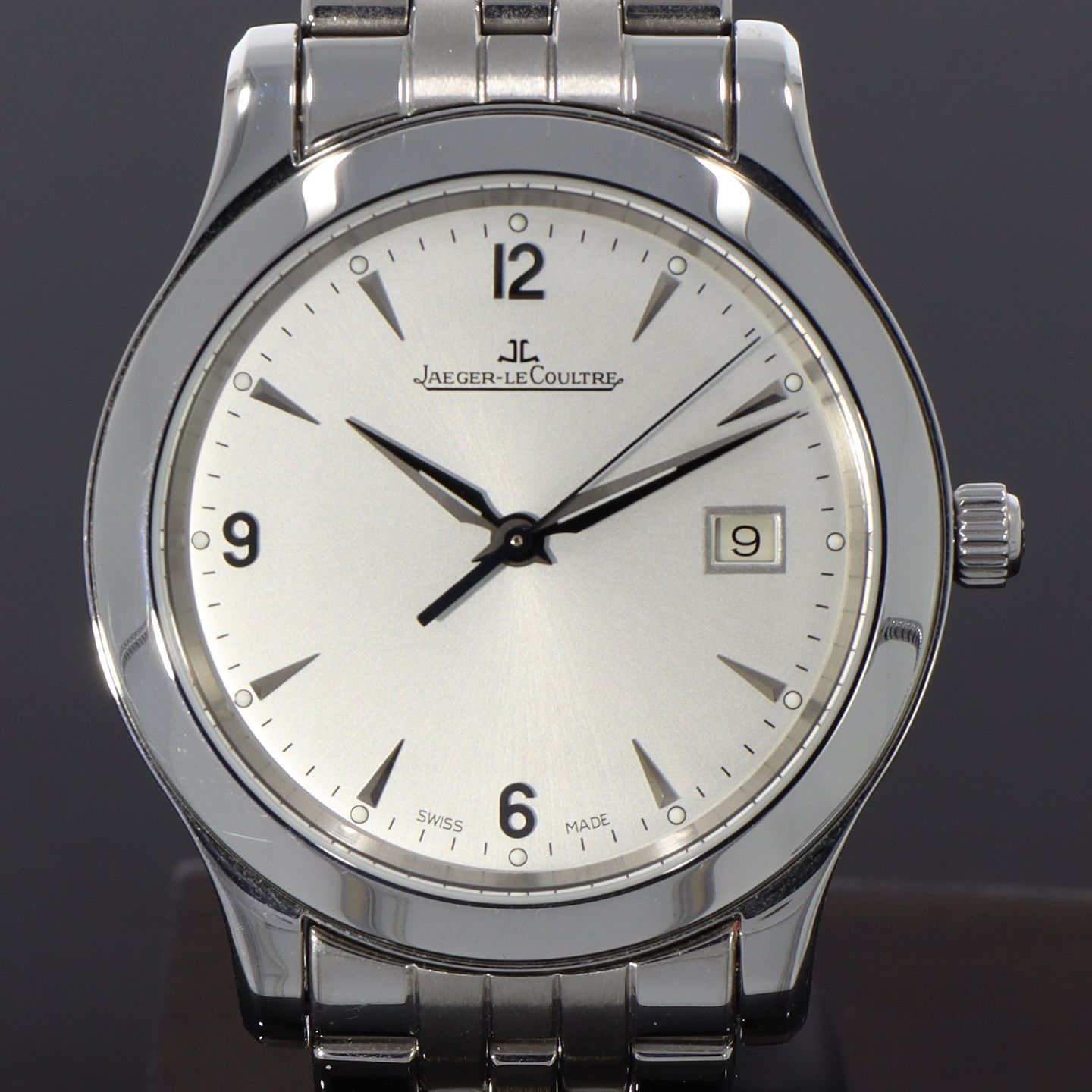 Jaeger-LeCoultre Master Control Date 147.8.37.s (2008) - Silver dial 40 mm Steel case (1/8)