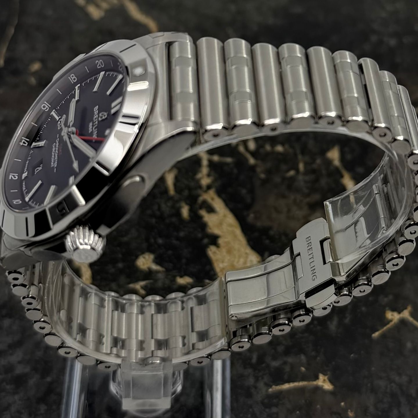 Breitling Chronomat GMT A32398101B1A1 (2026) - Black dial 40 mm Steel case (4/8)