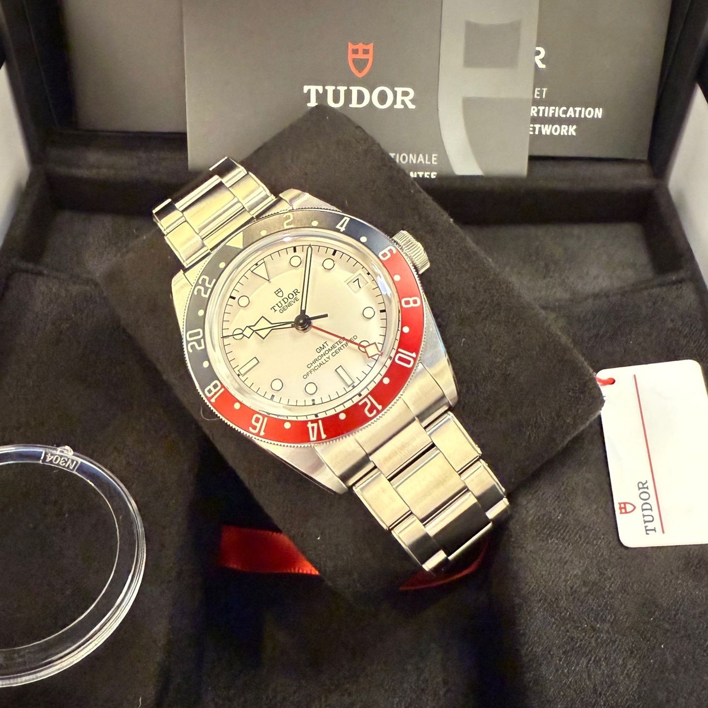 Tudor Black Bay GMT 79830RB (2025) - Wit wijzerplaat 41mm Staal (2/6)