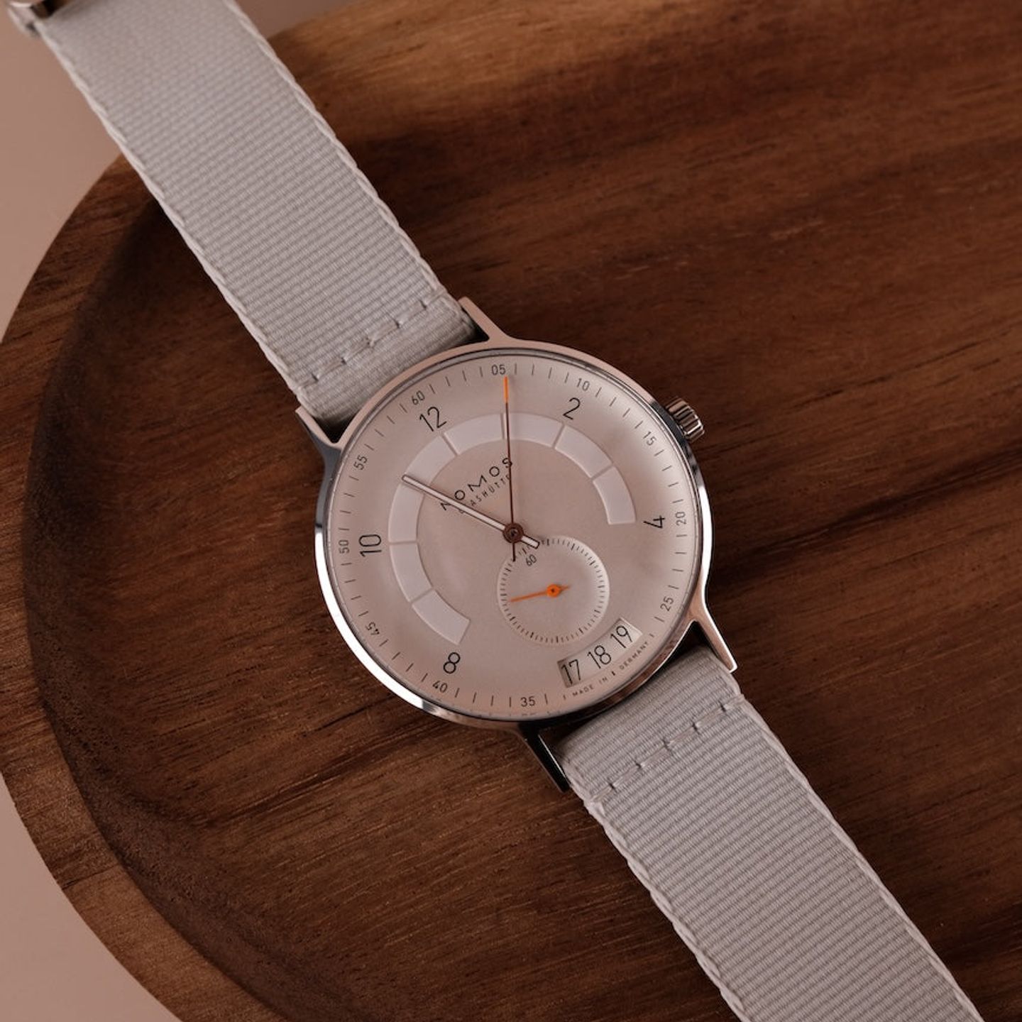 NOMOS Autobahn 1301 (2022) - Zilver wijzerplaat 41mm Staal (2/8)