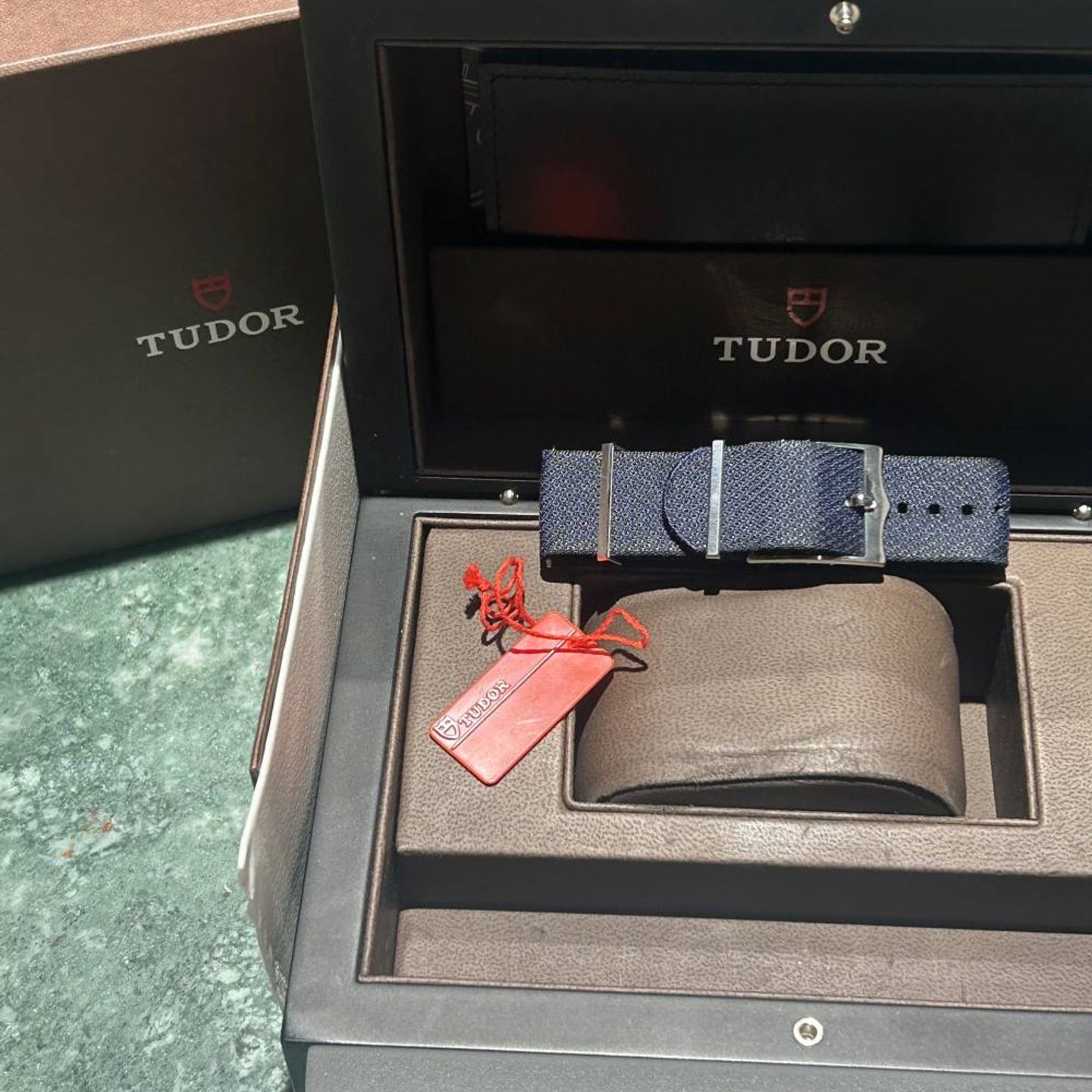Tudor Black Bay 79220B - (7/7)