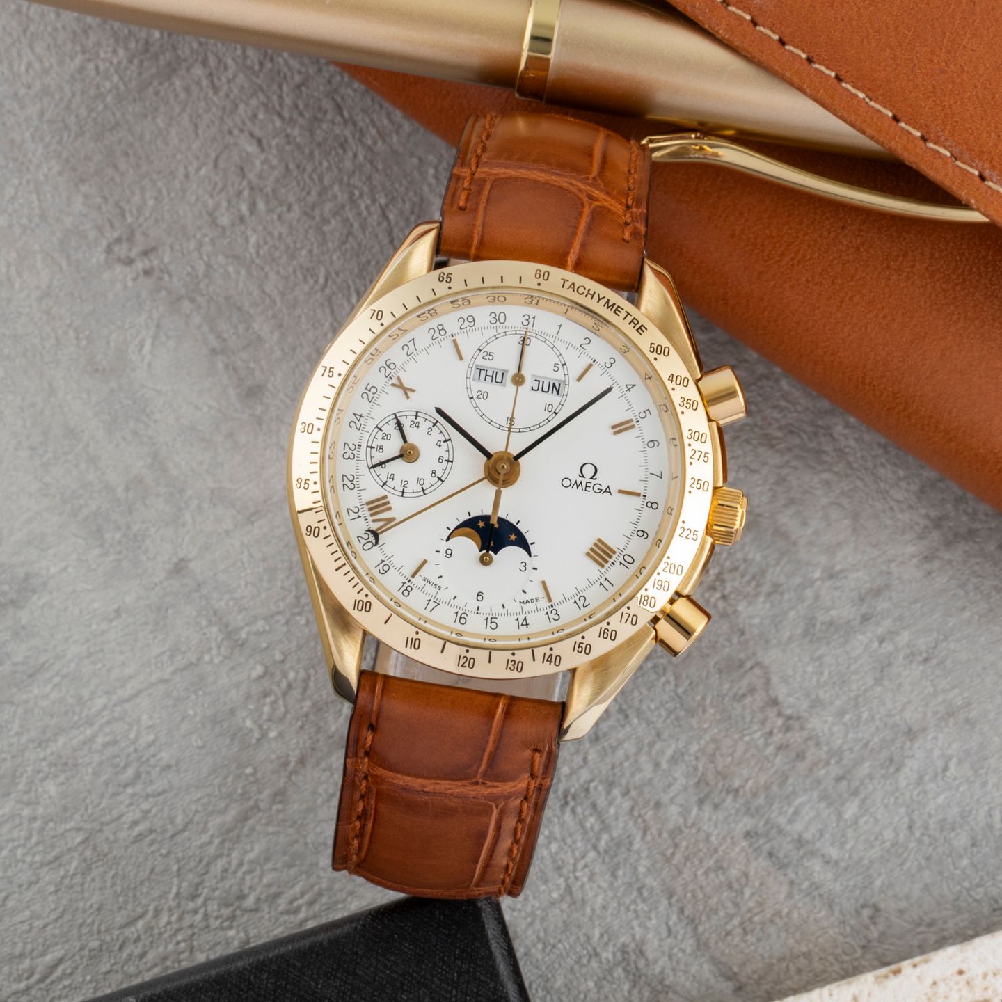 Omega Speedmaster Reduced 3131.20 (Unknown (random serial)) - White dial 39 mm Yellow Gold case (1/8)