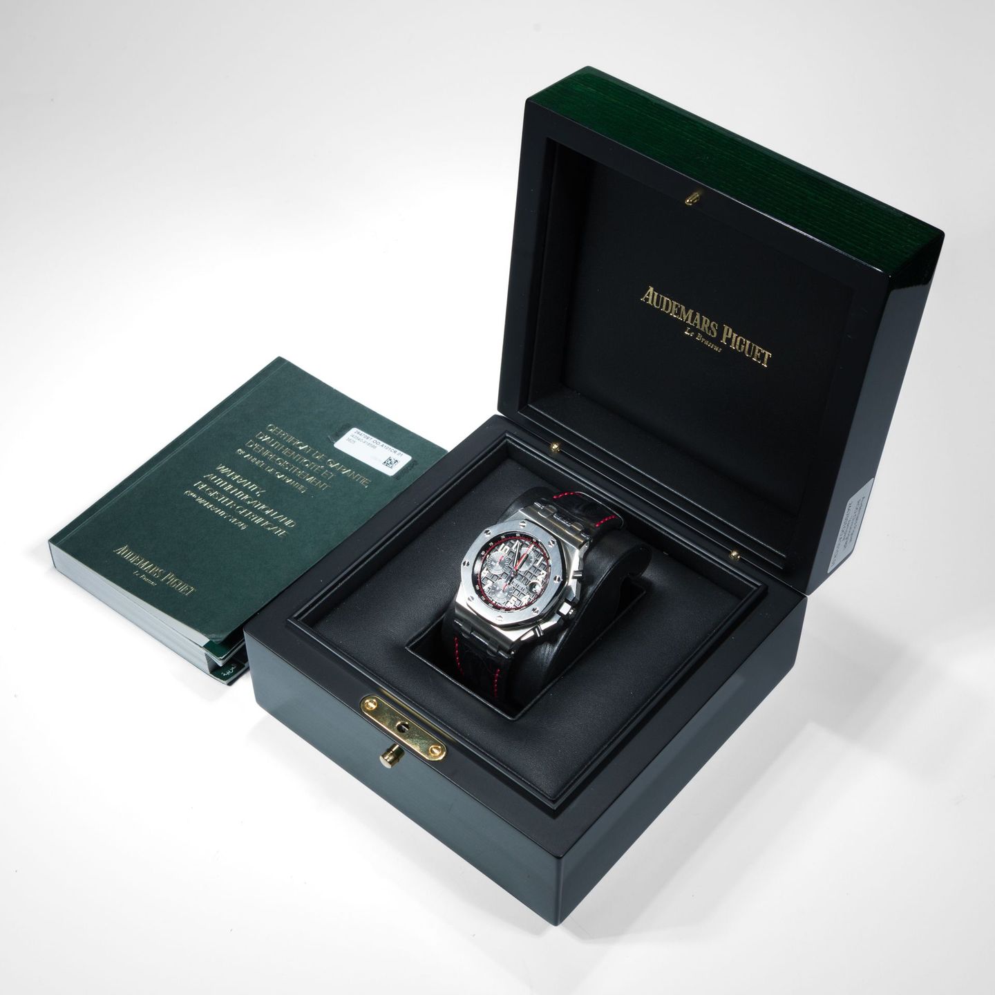 Audemars Piguet Royal Oak Offshore Chronograph 26470ST.OO.A101CR.01 (2015) - 42mm Staal (2/4)