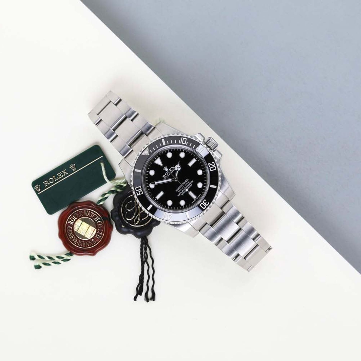 Rolex Submariner No Date 114060 (2014) - Black dial 40 mm Steel case (2/8)