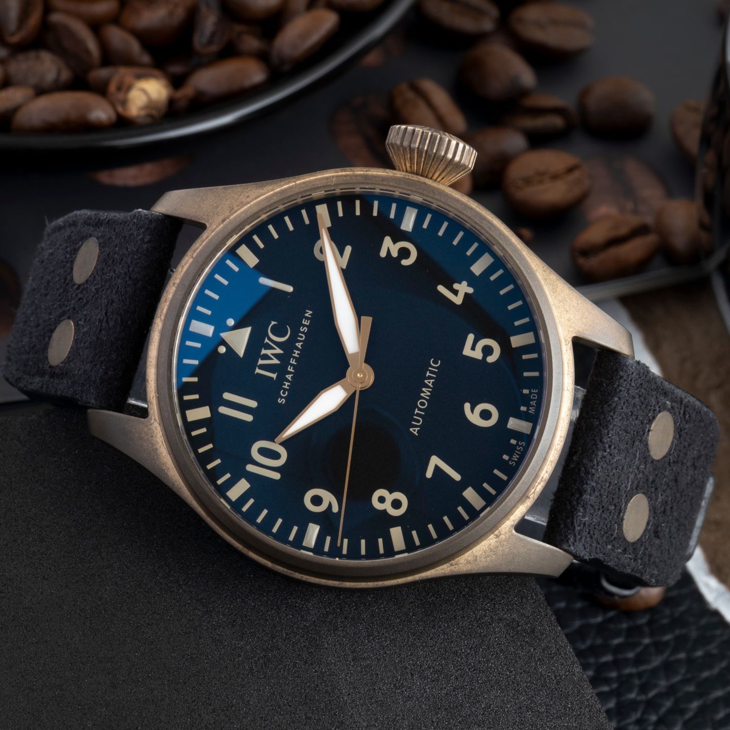IWC Big Pilot IW329703 (Onbekend (willekeurig serienummer)) - Zwart wijzerplaat 43mm Brons (2/8)