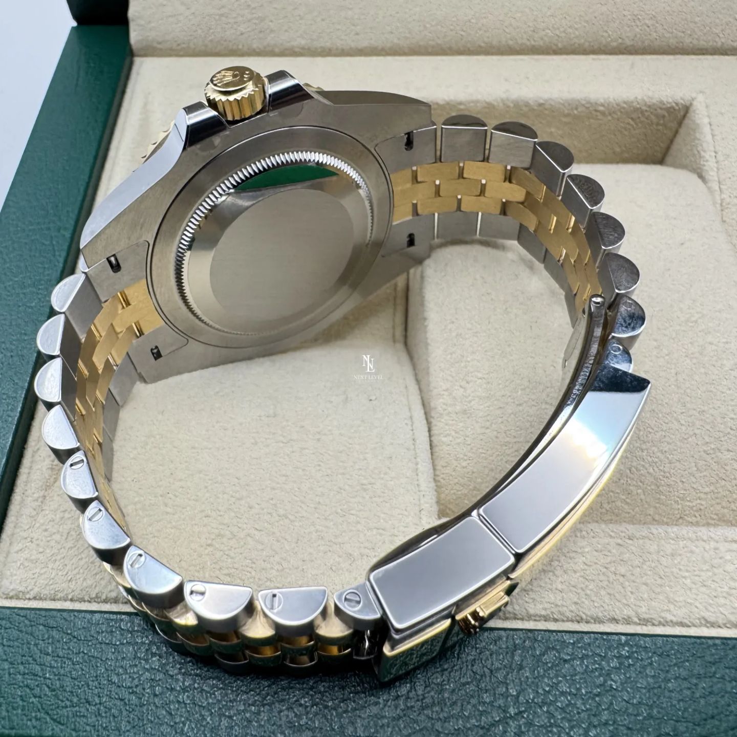 Rolex GMT-Master II 126713GRNR (2026) - 40mm Goud/Staal (7/8)