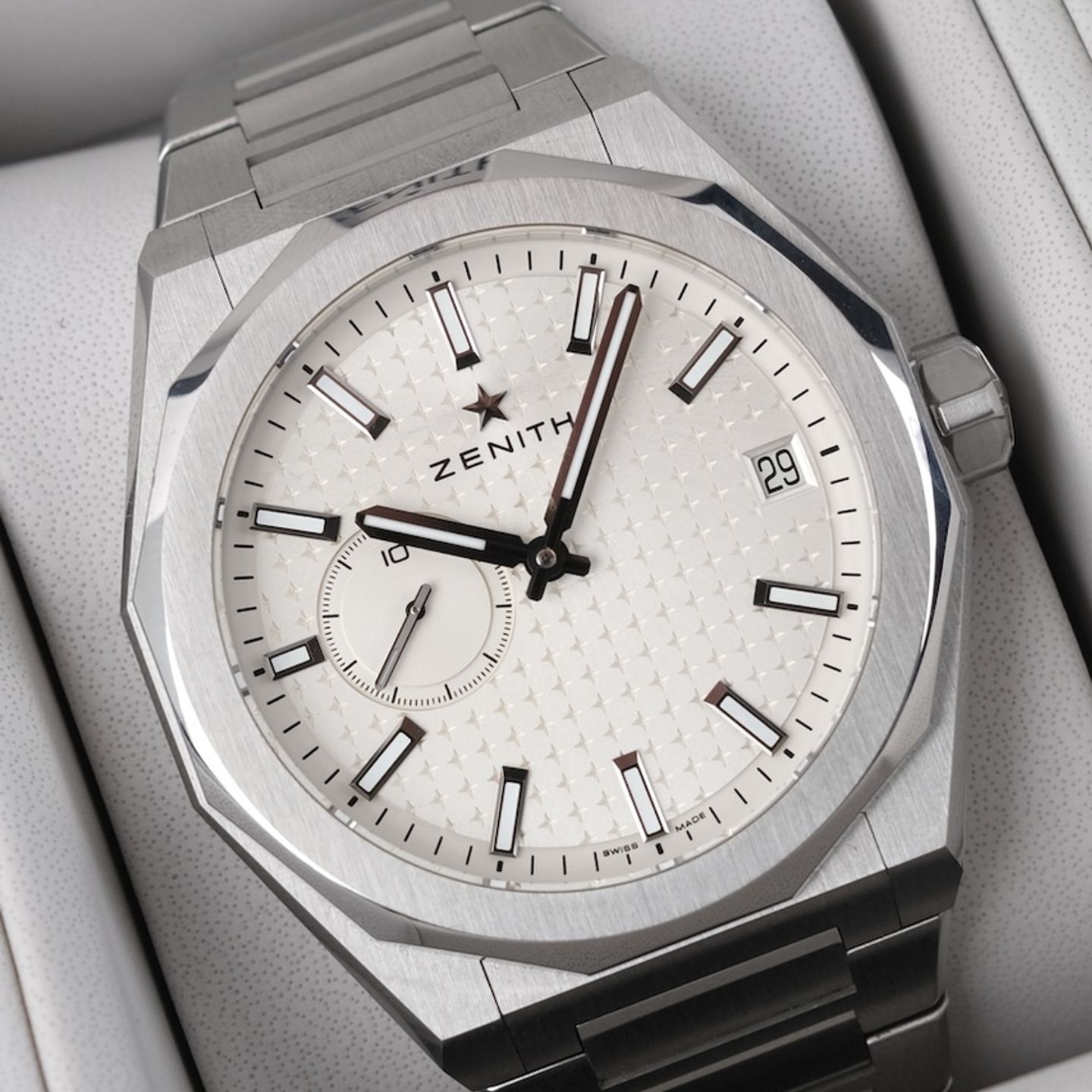 Zenith Defy Skyline 03.9300.3620/01.I001 - (1/8)