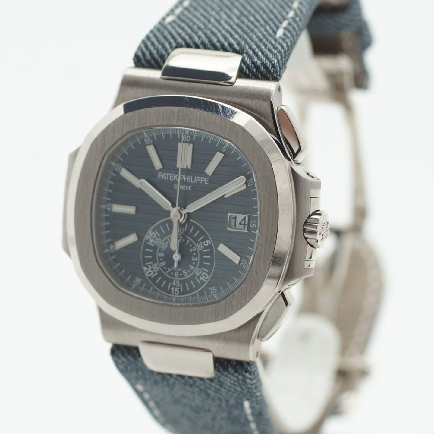 Patek Philippe Nautilus 5980 (2025) - 41mm (5/8)