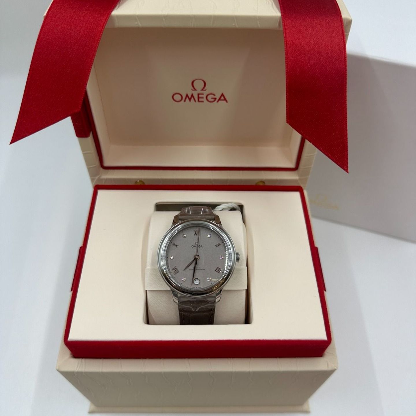 Omega De Ville 434.13.34.20.52.002 (2024) - Grey dial 34 mm Steel case (4/8)