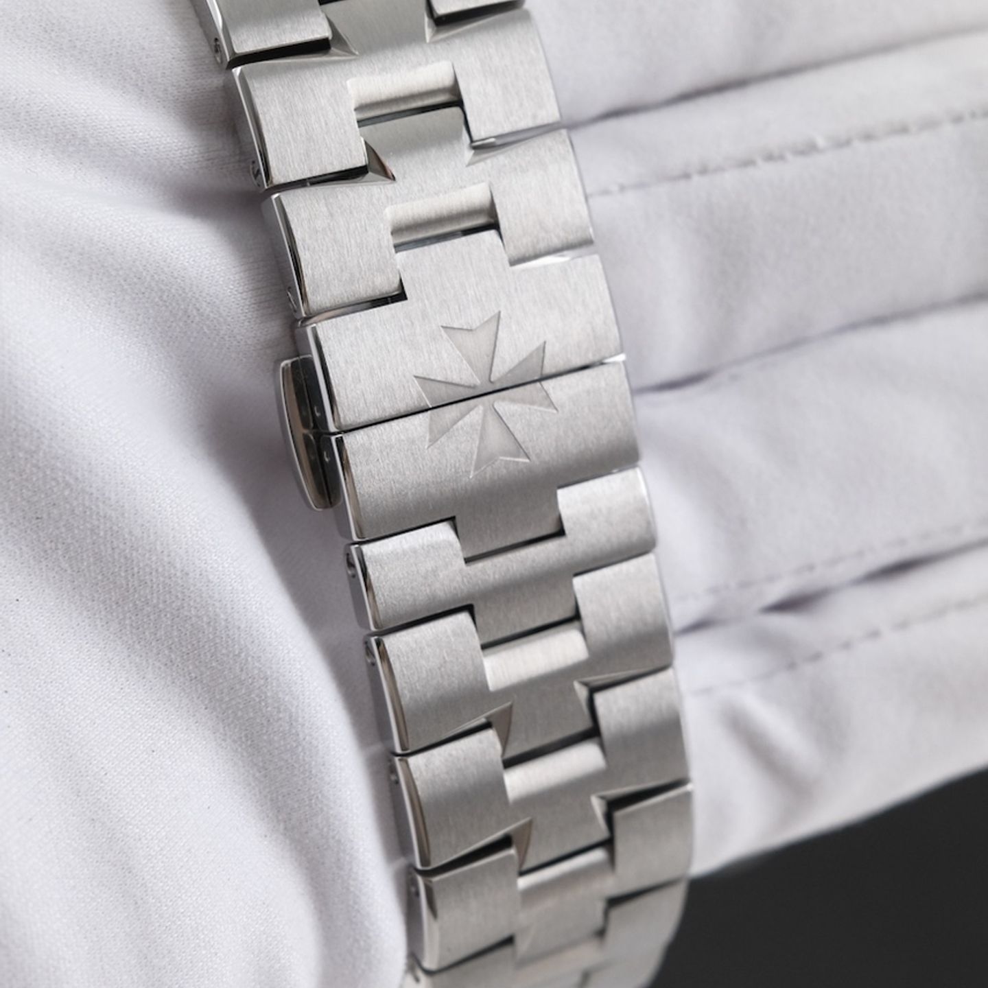 Vacheron Constantin Overseas 4500V/110A-B128 (2019) - Blue dial 42 mm Steel case (6/8)