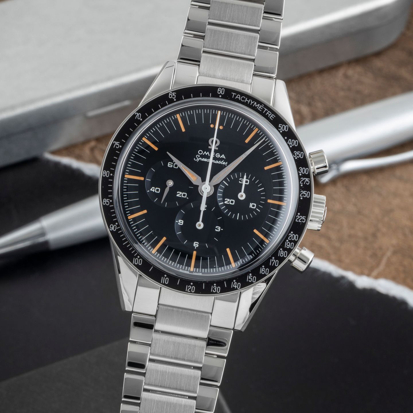 Omega Speedmaster 310.30.40.50.06.001 (Unknown (random serial)) - Black dial 40 mm Steel case (3/8)