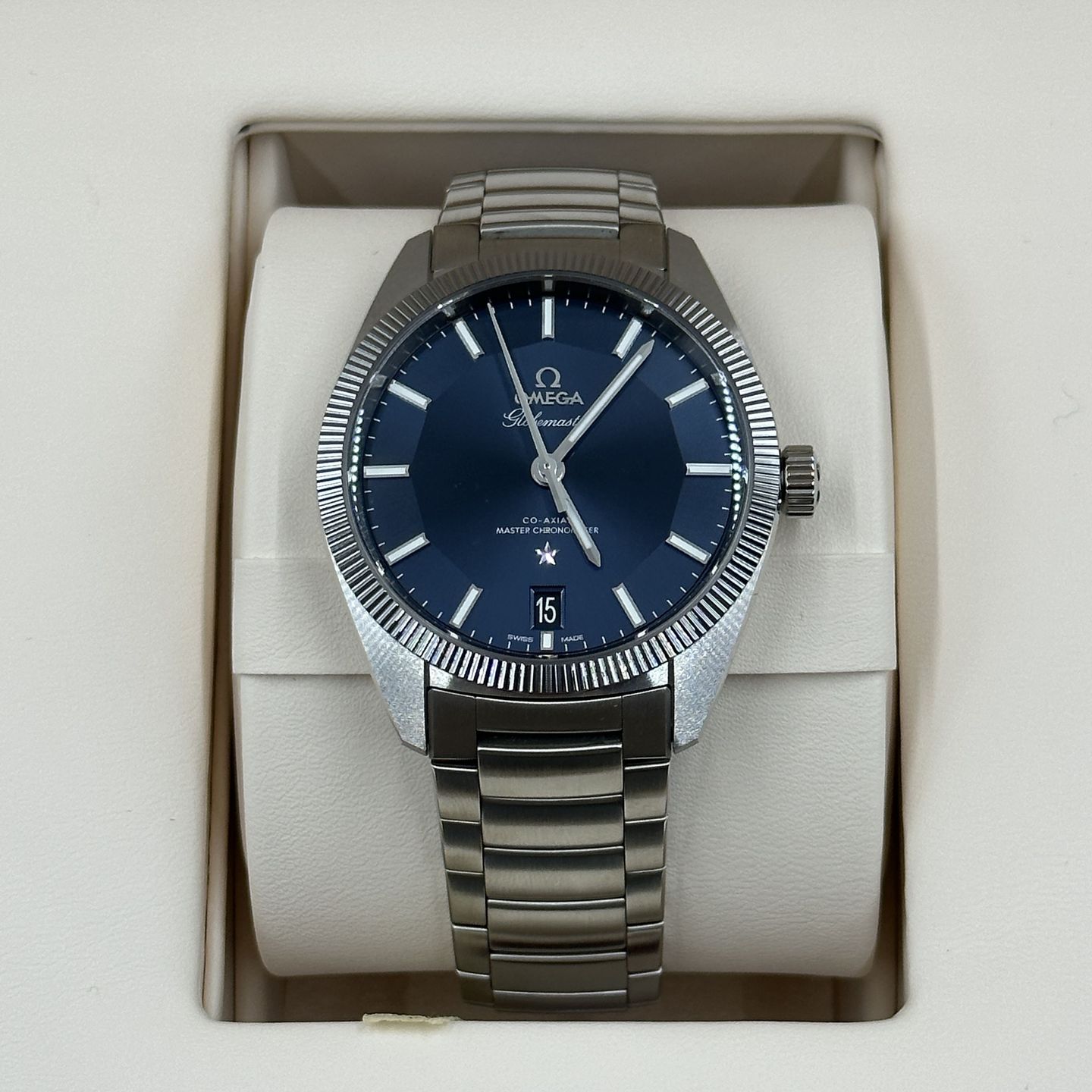 Omega Globemaster 130.30.39.21.03.001 (2024) - Blue dial 39 mm Steel case (6/8)