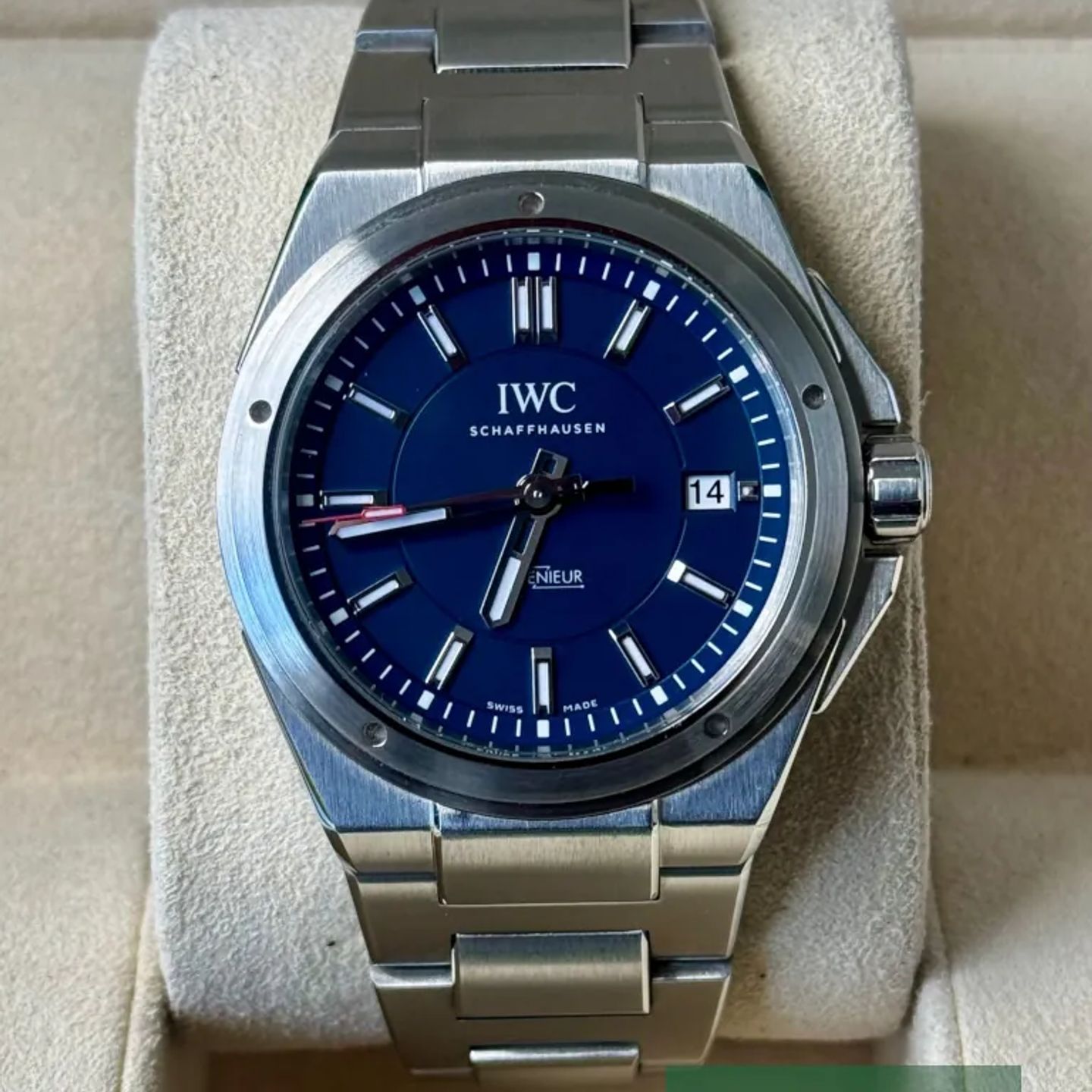 IWC Ingenieur Automatic IW323909 (2015) - Blue dial 40 mm Steel case (2/7)